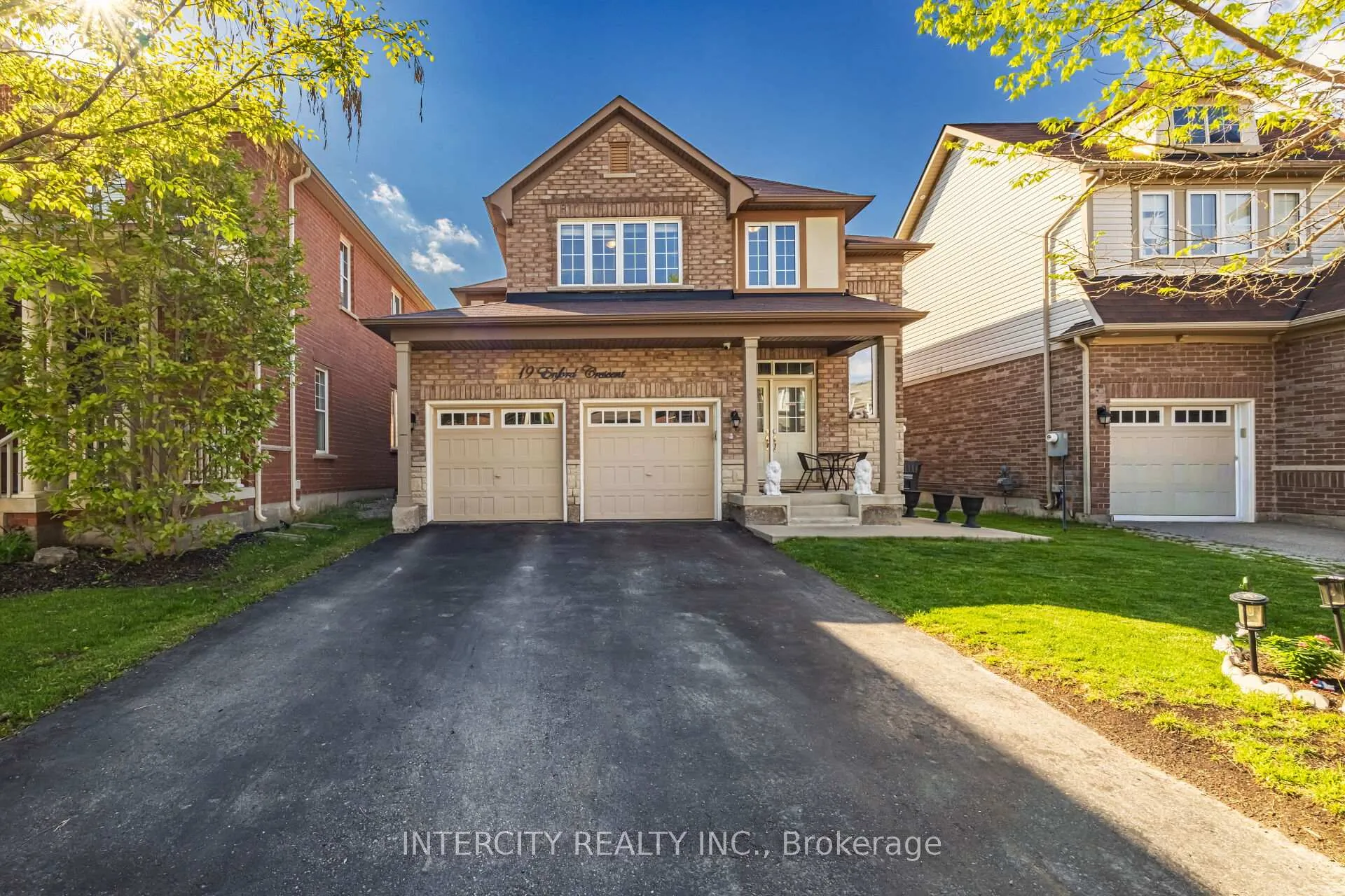 Photo 2 of 19 Enford Crescent, Brampton, Northwest Brampton — HOMEH