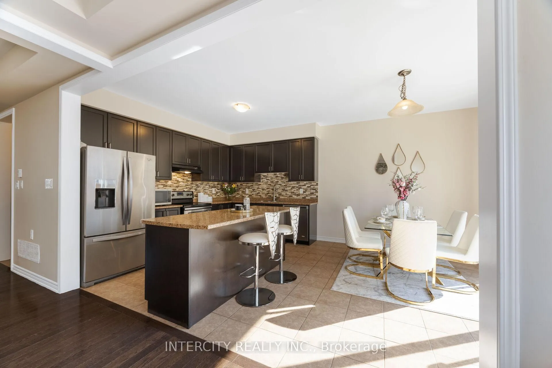 Photo 17 of 19 Enford Crescent, Brampton, Northwest Brampton — HOMEH