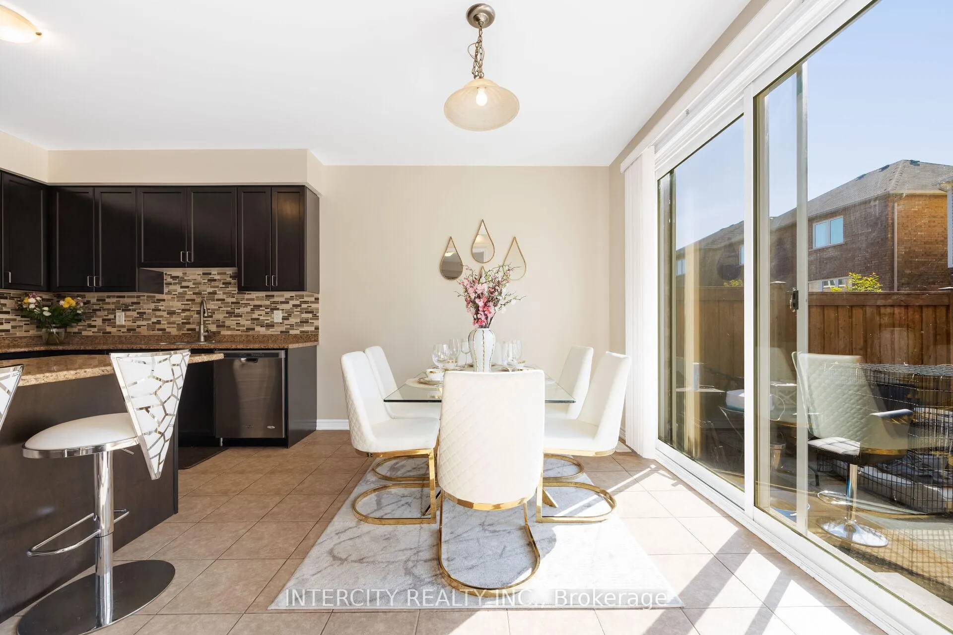 Photo 18 of 19 Enford Crescent, Brampton, Northwest Brampton — HOMEH