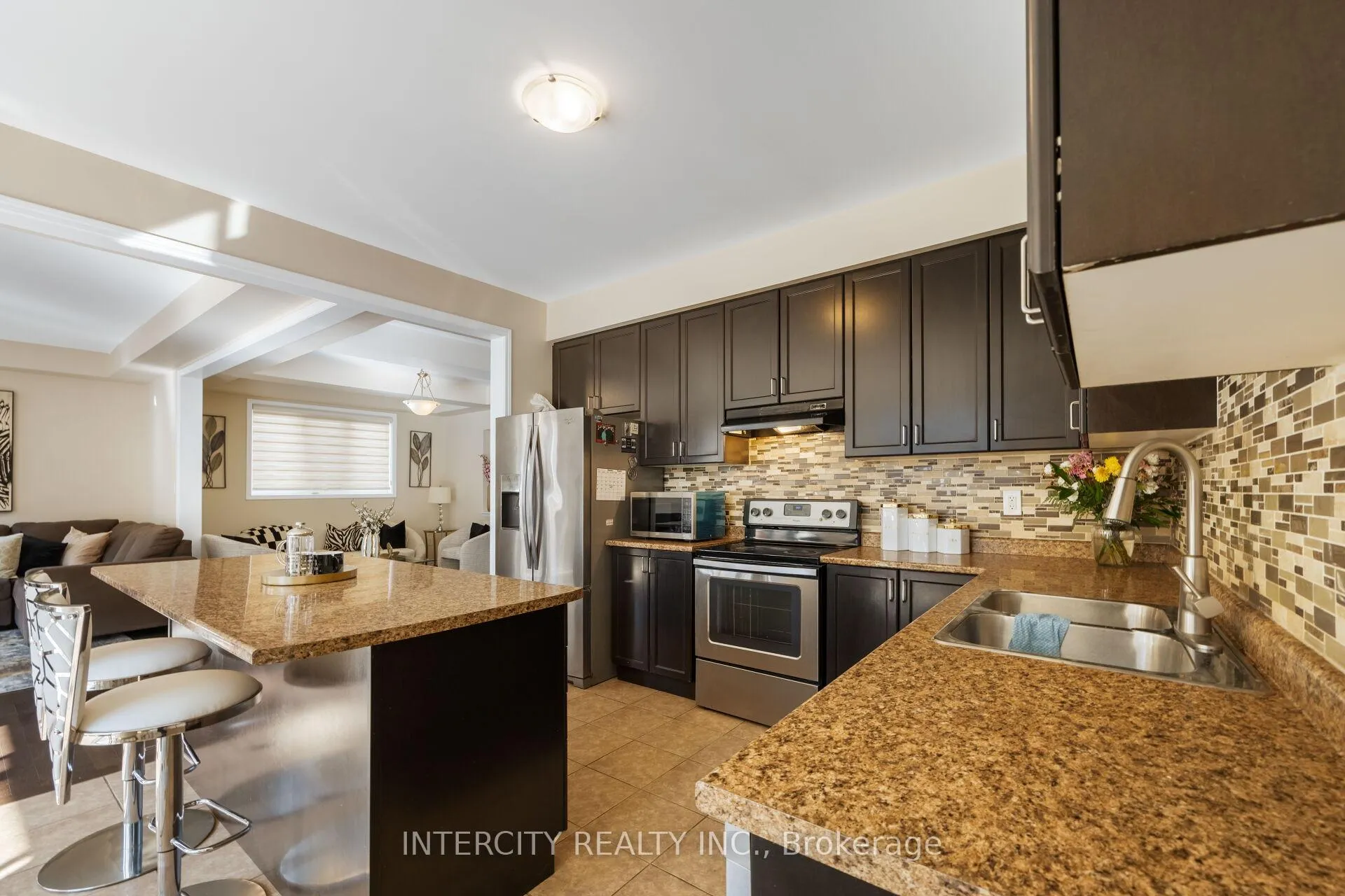 Photo 21 of 19 Enford Crescent, Brampton, Northwest Brampton — HOMEH