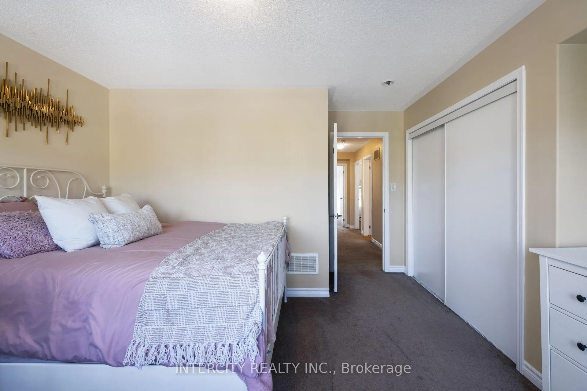 Photo 35 of 19 Enford Crescent, Brampton, Northwest Brampton — HOMEH
