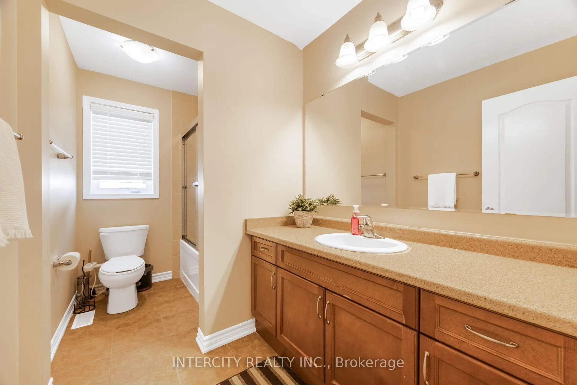 Photo 43 of 19 Enford Crescent, Brampton, Northwest Brampton — HOMEH