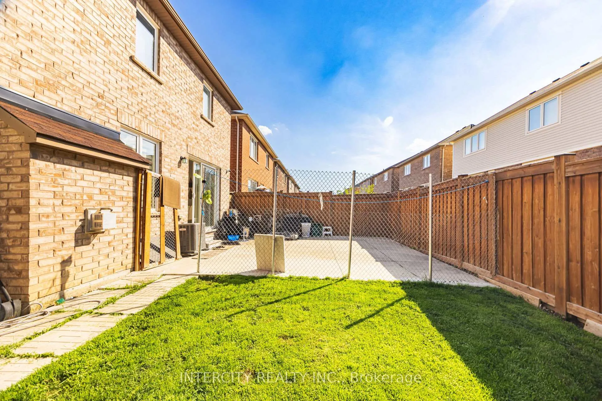 Photo 48 of 19 Enford Crescent, Brampton, Northwest Brampton — HOMEH