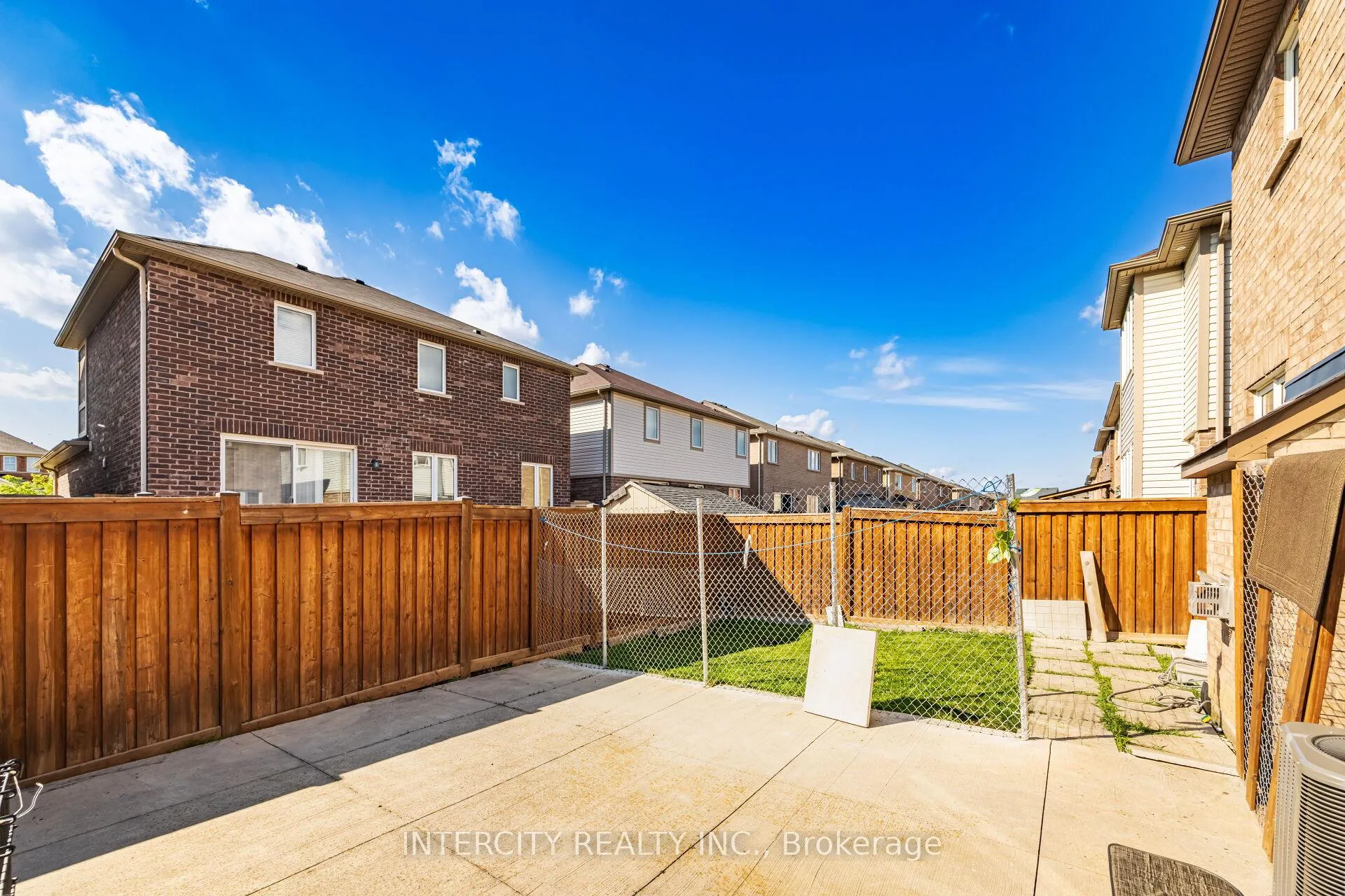 Photo 50 of 19 Enford Crescent, Brampton, Northwest Brampton — HOMEH