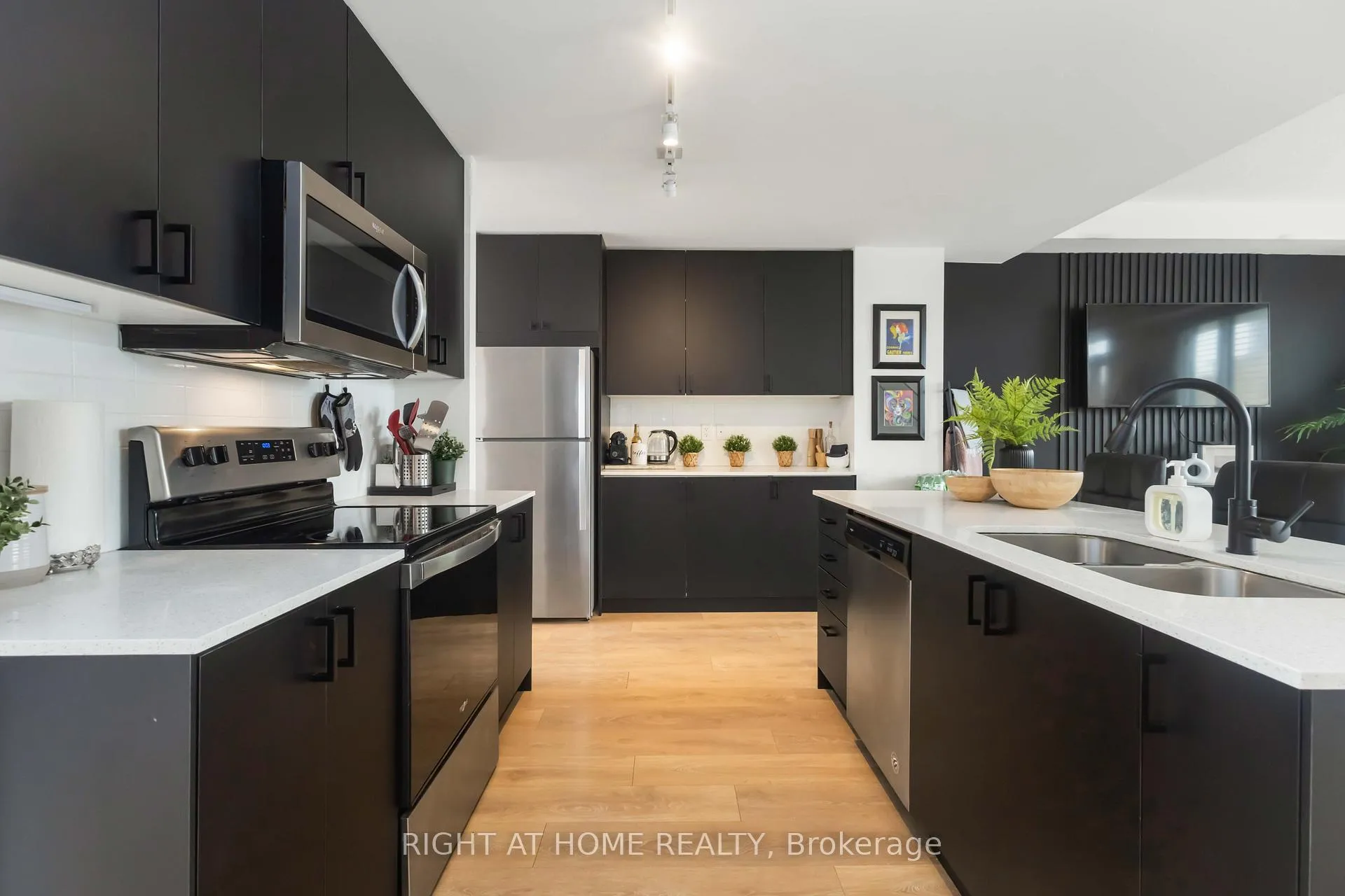 Photo 12 of Unit Th8, 1245 Bayly Street, Pickering, Bay Ridges — HOMEH