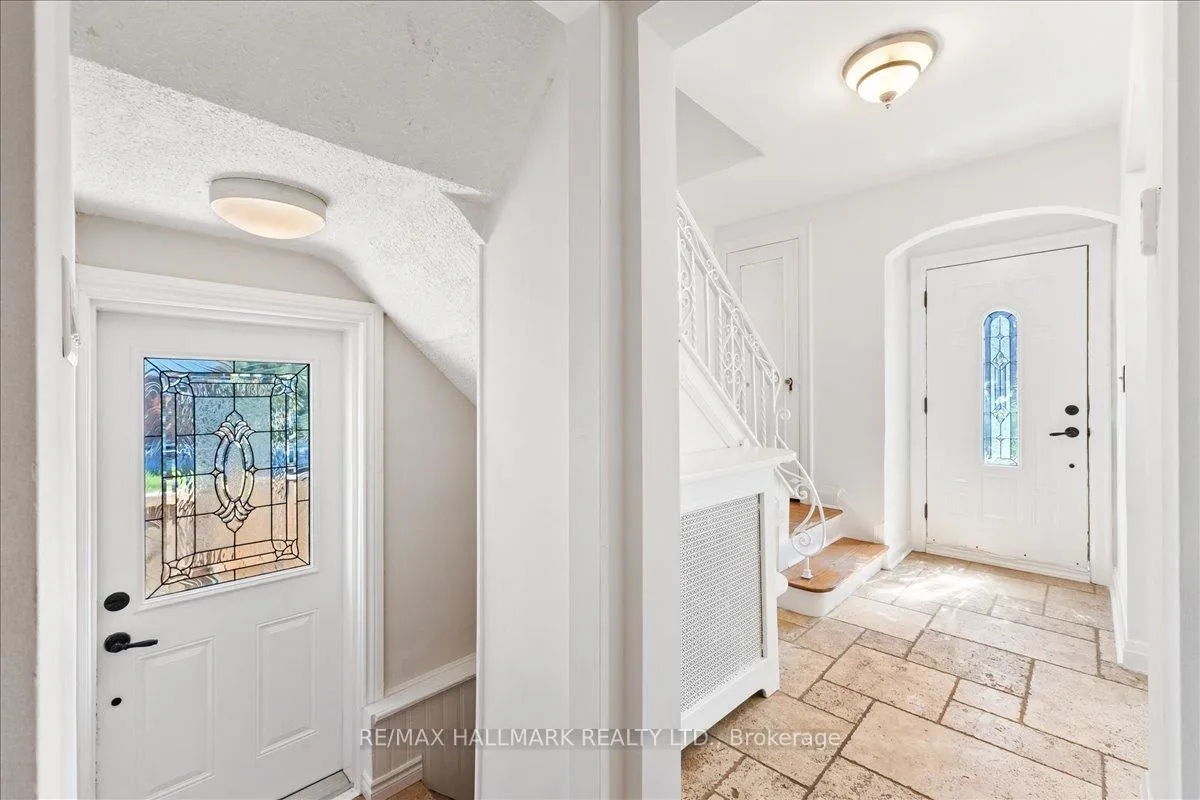 Photo 5 of 62 Tuxedo Avenue S, Hamilton, Delta — HOMEH