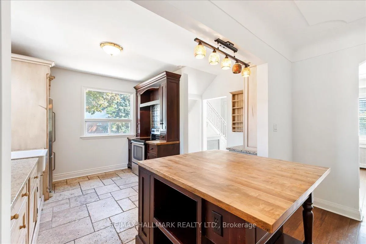 Photo 12 of 62 Tuxedo Avenue S, Hamilton, Delta — HOMEH