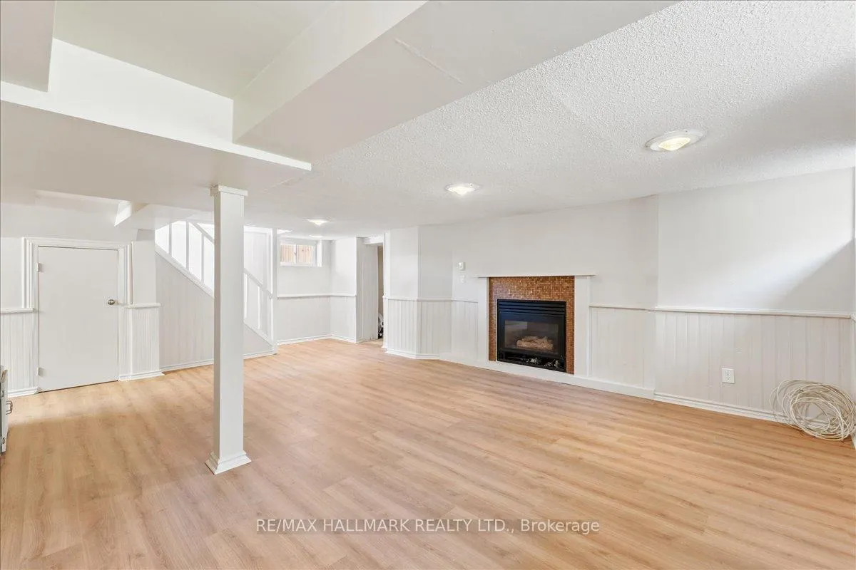 Photo 23 of 62 Tuxedo Avenue S, Hamilton, Delta — HOMEH
