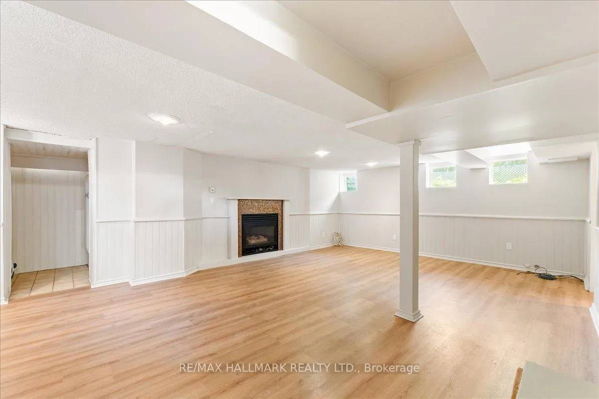 Photo 24 of 62 Tuxedo Avenue S, Hamilton, Delta — HOMEH