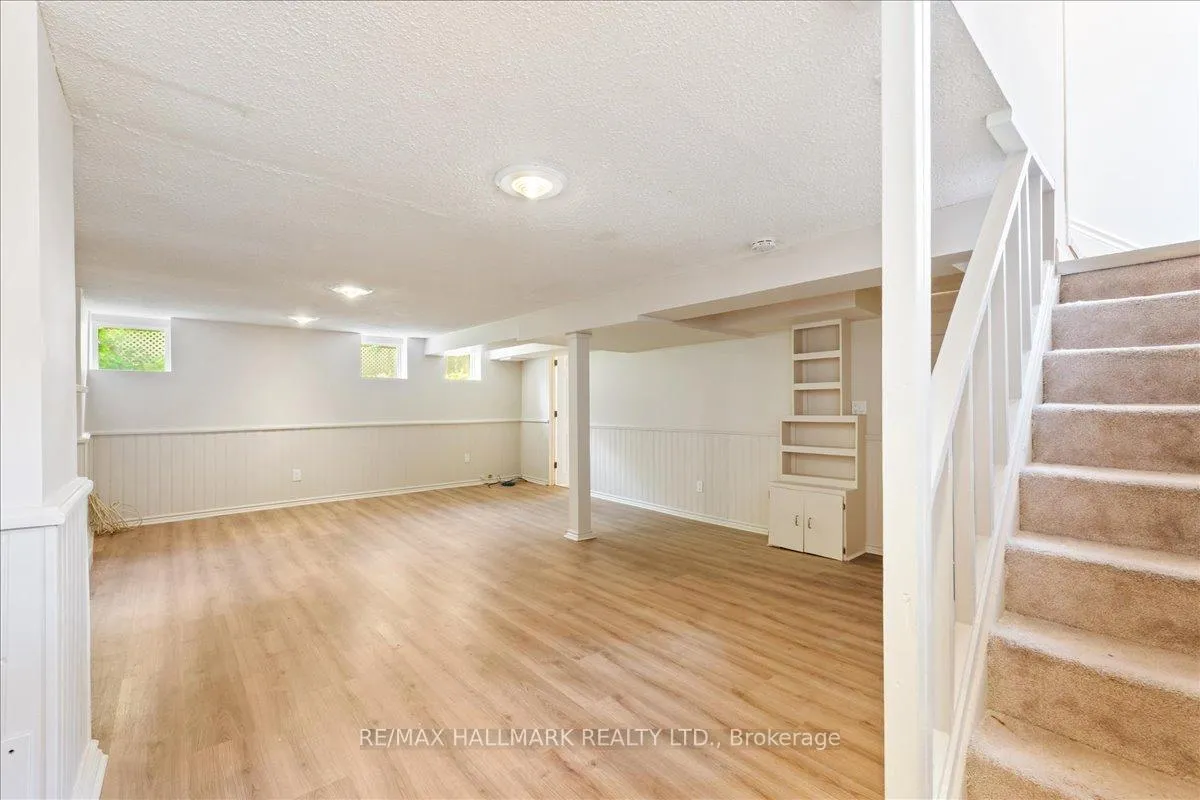 Photo 25 of 62 Tuxedo Avenue S, Hamilton, Delta — HOMEH