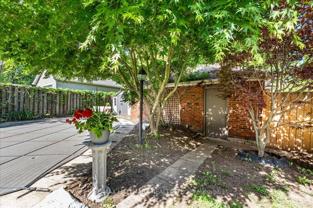 Photo 35 of 62 Tuxedo Avenue S, Hamilton, Delta — HOMEH