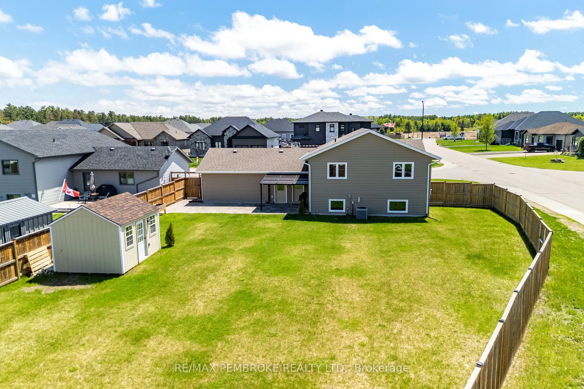 Photo 32 of 3 Nile Street, Petawawa — HOMEH