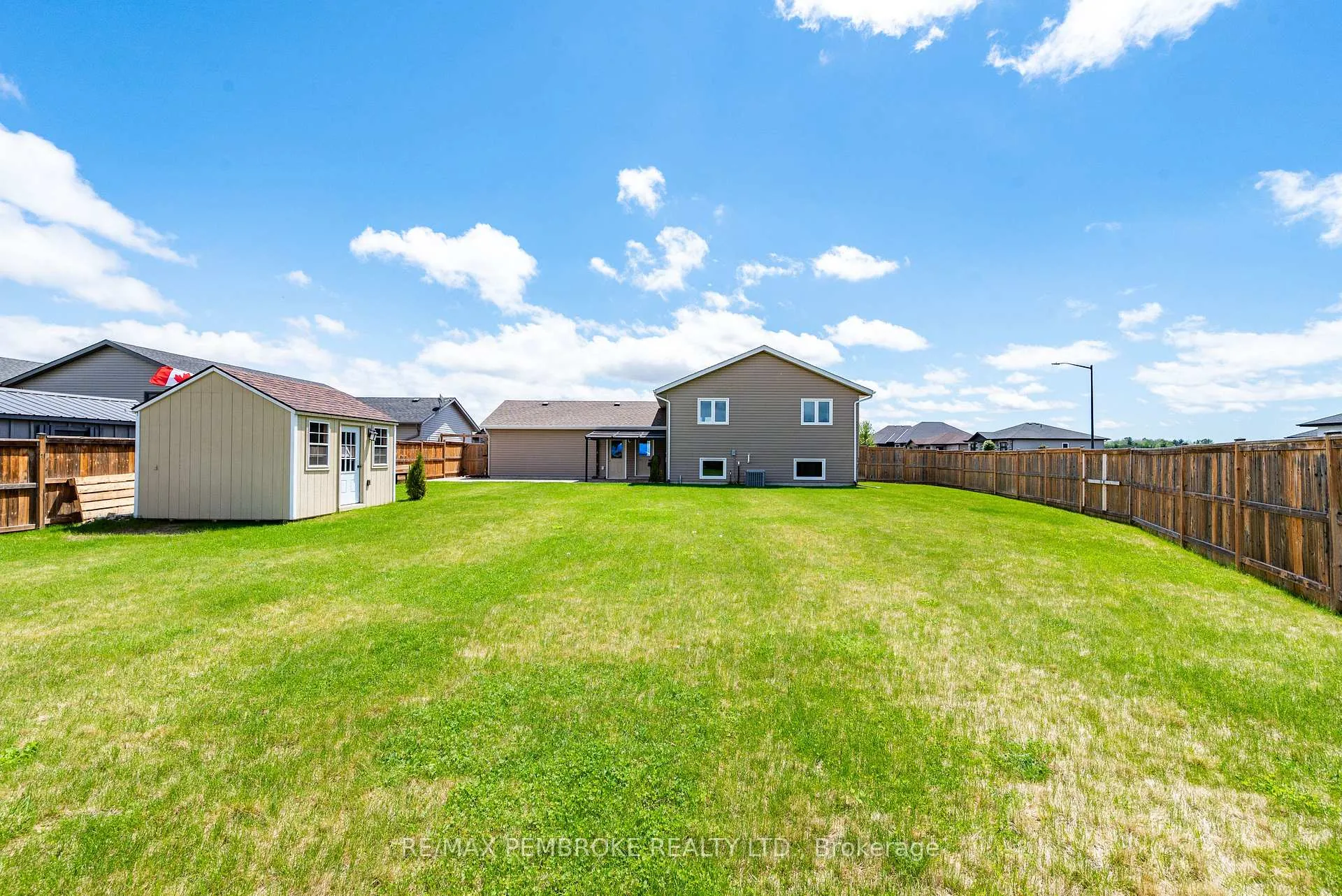 Photo 33 of 3 Nile Street, Petawawa — HOMEH