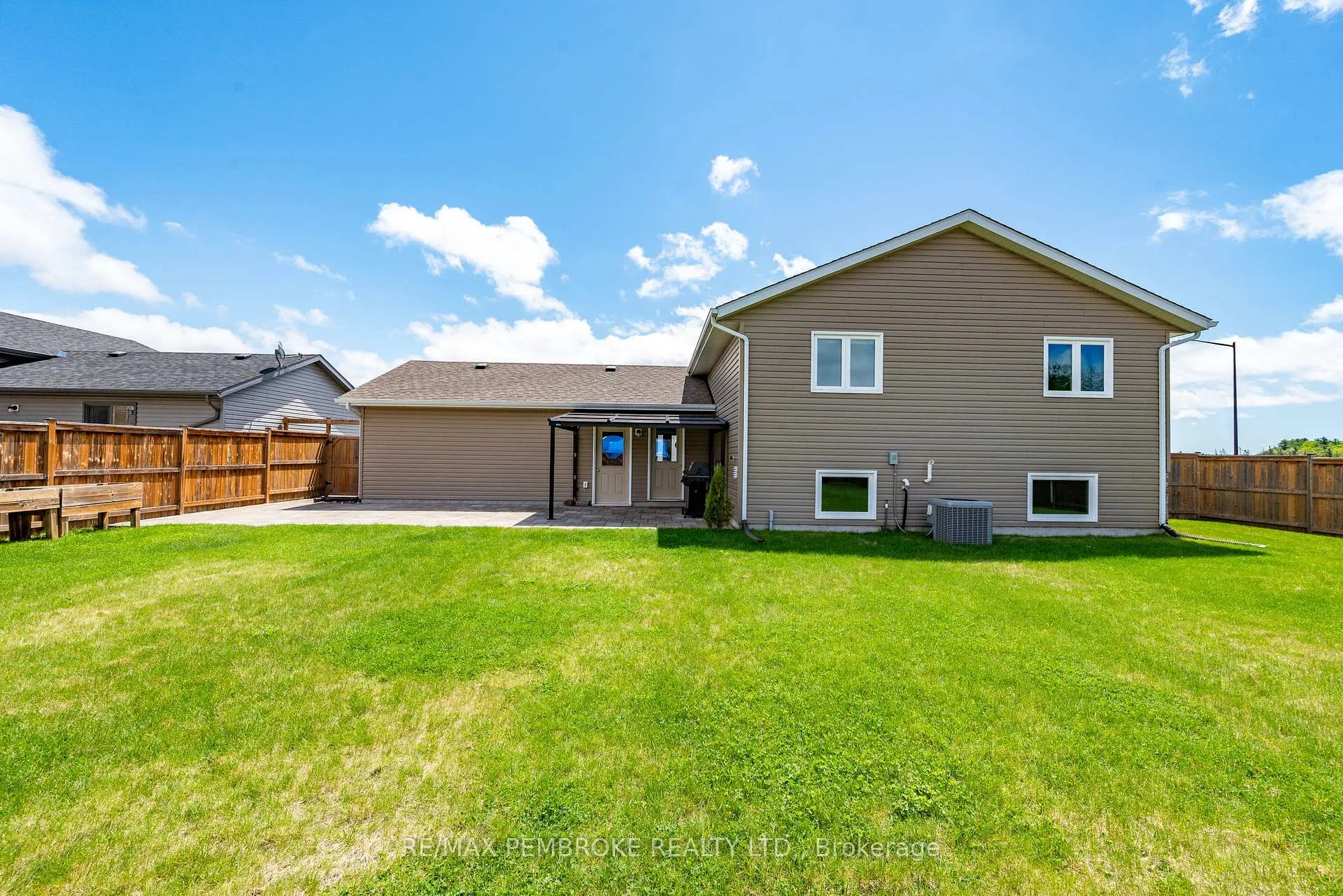 Photo 35 of 3 Nile Street, Petawawa — HOMEH