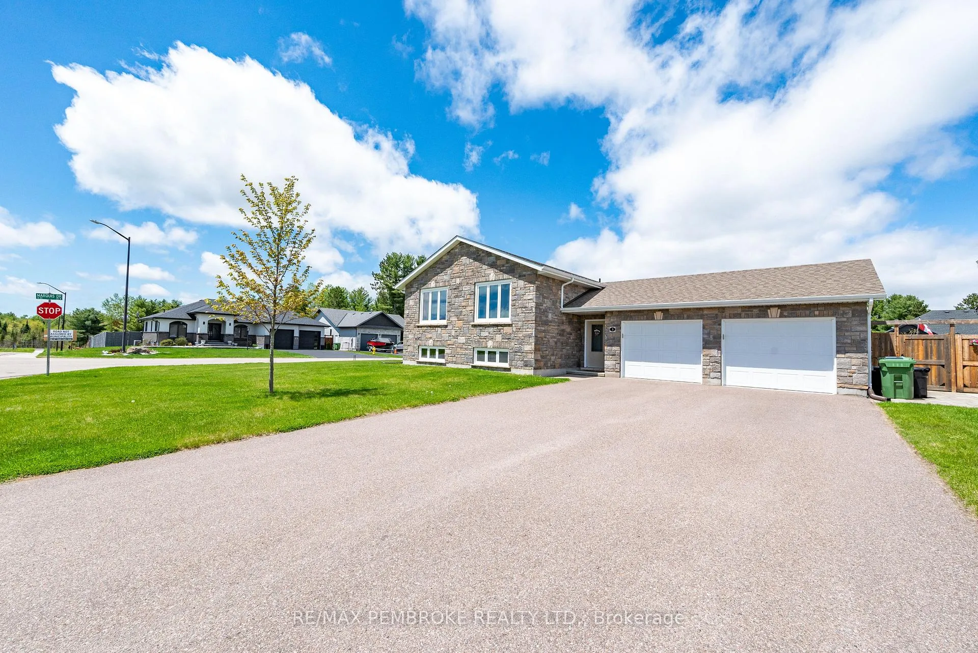 Photo 49 of 3 Nile Street, Petawawa — HOMEH