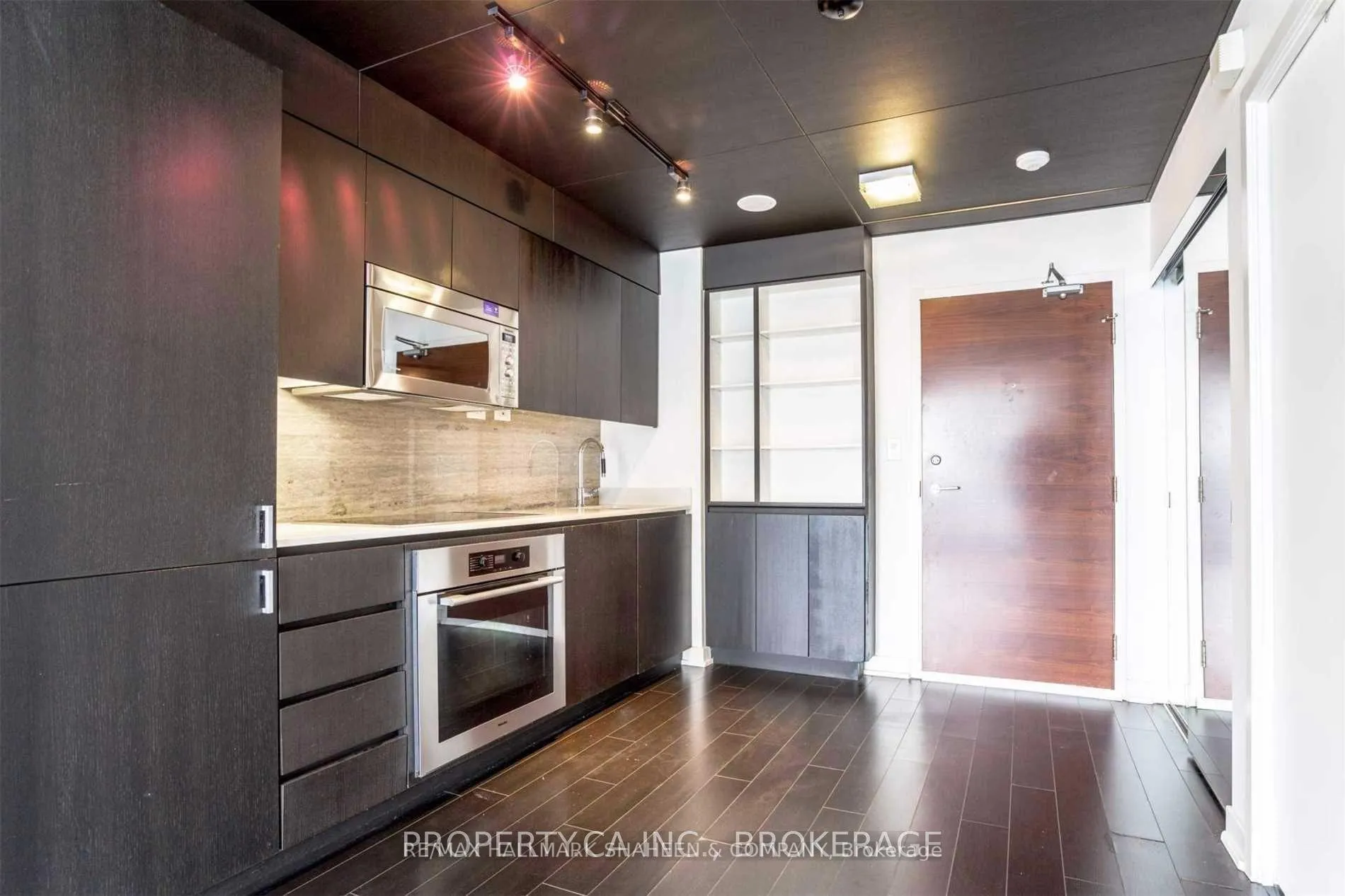 Photo 3 of Unit 2105, 15 Iceboat Terrace, Toronto, Waterfront Communities — HOMEH