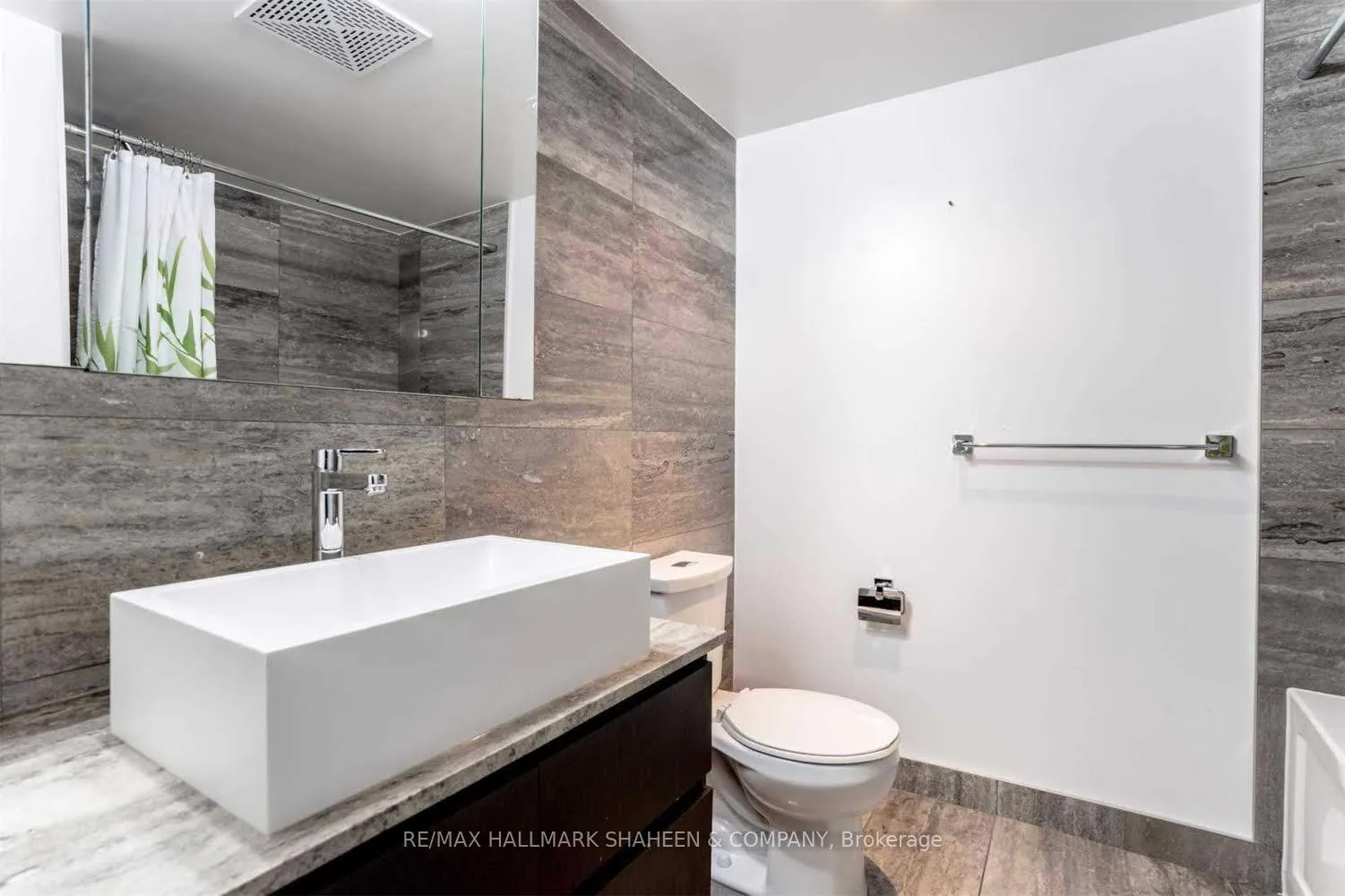 Photo 9 of Unit 2105, 15 Iceboat Terrace, Toronto, Waterfront Communities — HOMEH