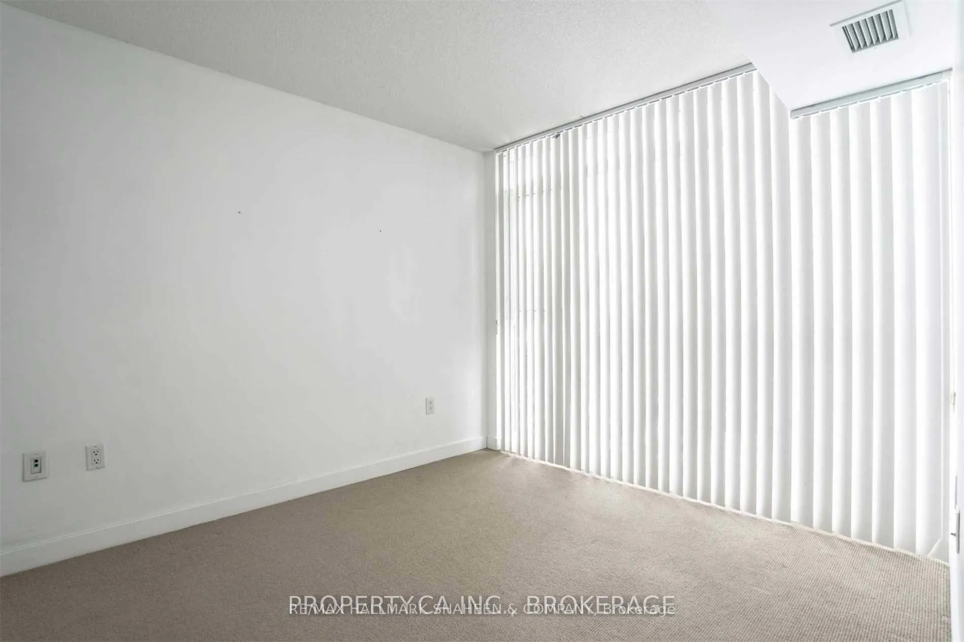 Photo 10 of Unit 2105, 15 Iceboat Terrace, Toronto, Waterfront Communities — HOMEH