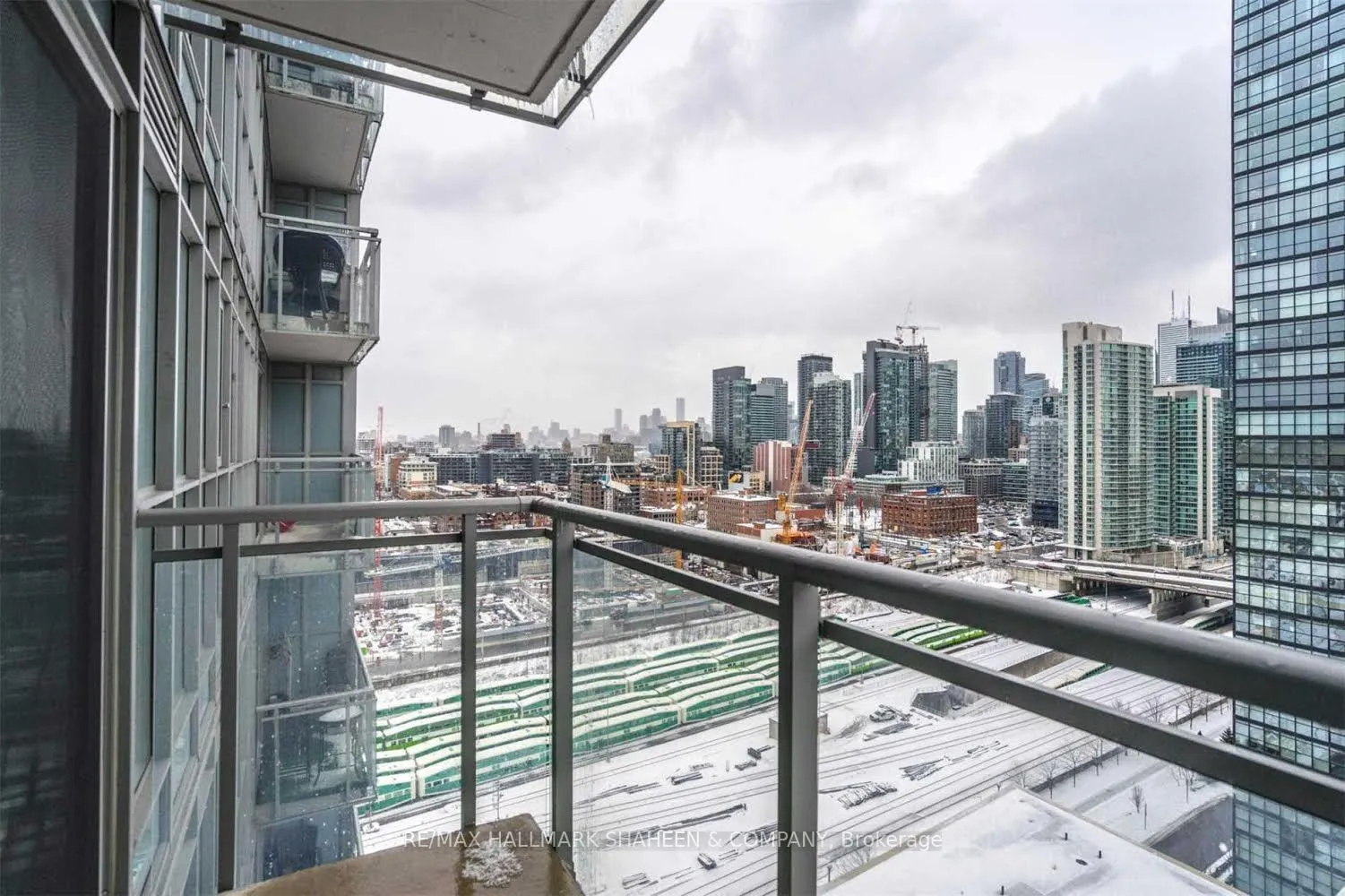 Photo 12 of Unit 2105, 15 Iceboat Terrace, Toronto, Waterfront Communities — HOMEH