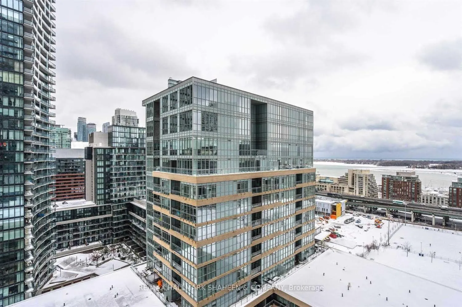 Photo 13 of Unit 2105, 15 Iceboat Terrace, Toronto, Waterfront Communities — HOMEH