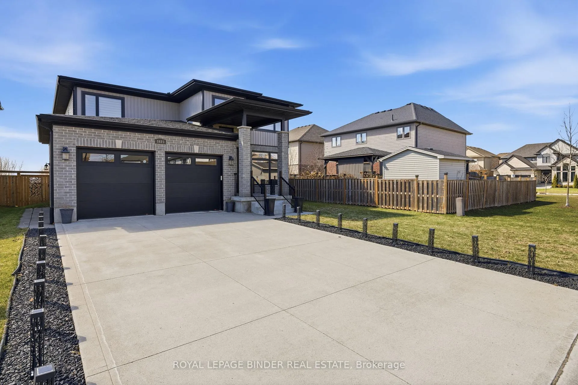 Front of 1615 Sandridge Lane