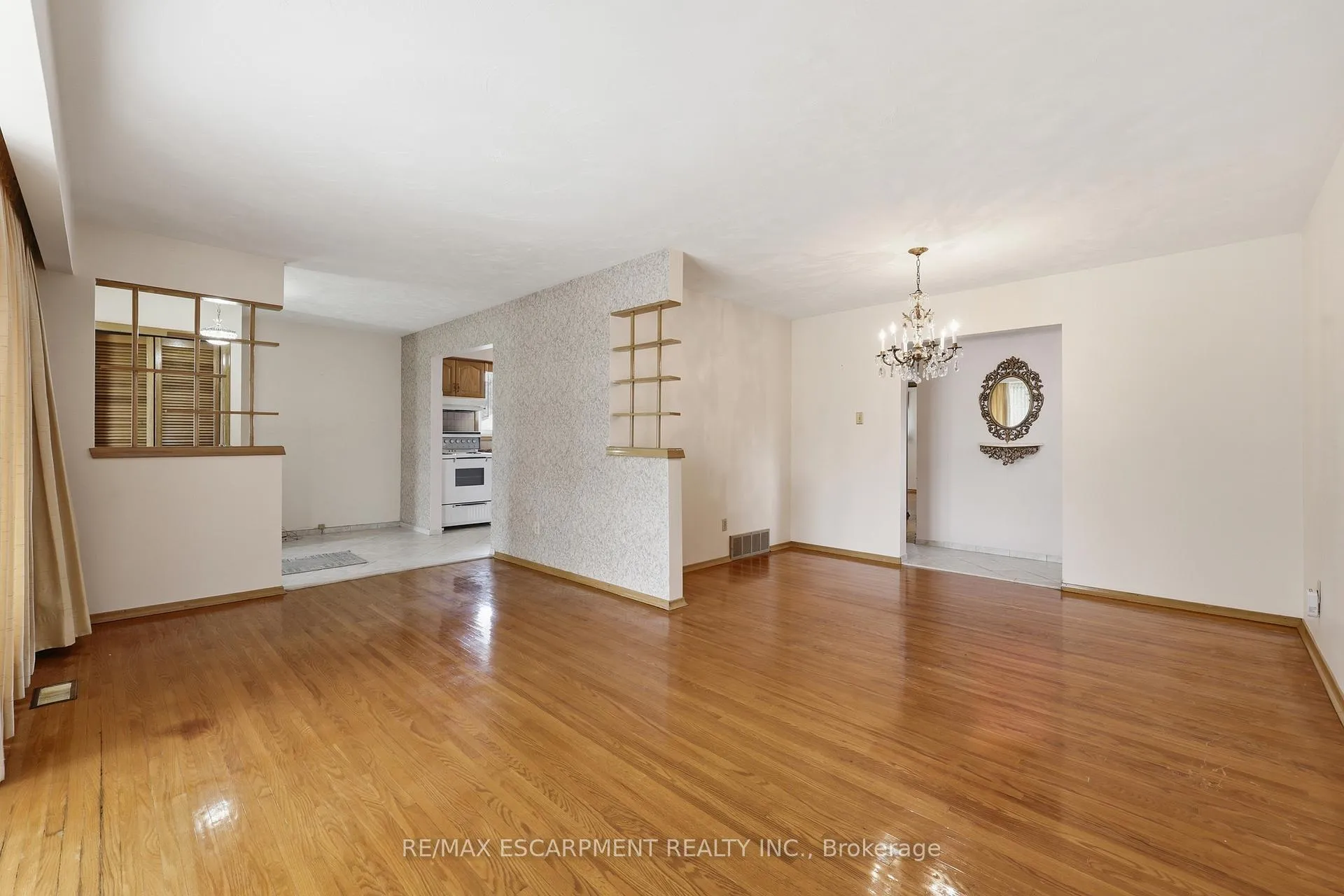 Photo 10 of 61 Bellingham Drive, Hamilton, Lawfield — HOMEH