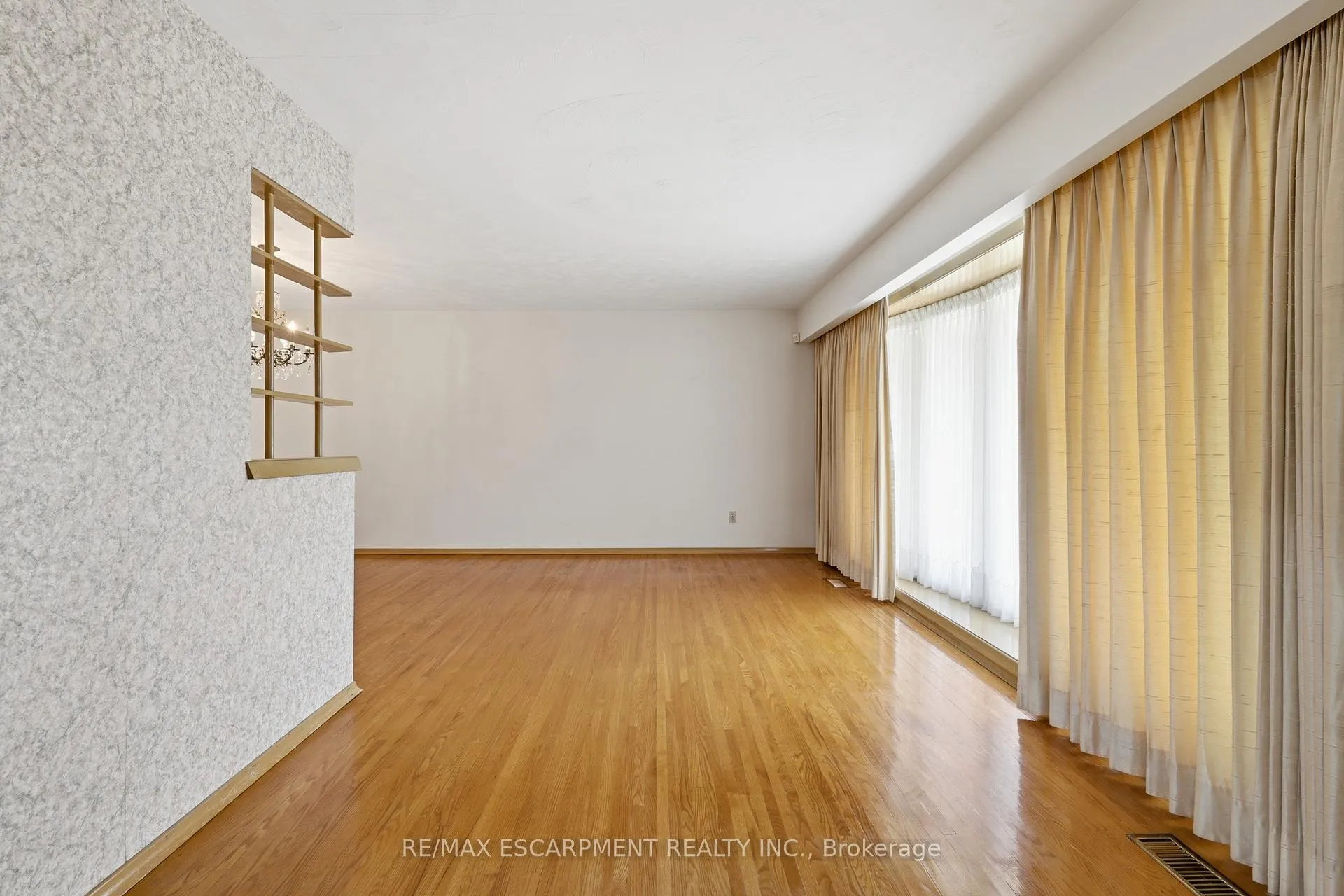 Photo 13 of 61 Bellingham Drive, Hamilton, Lawfield — HOMEH