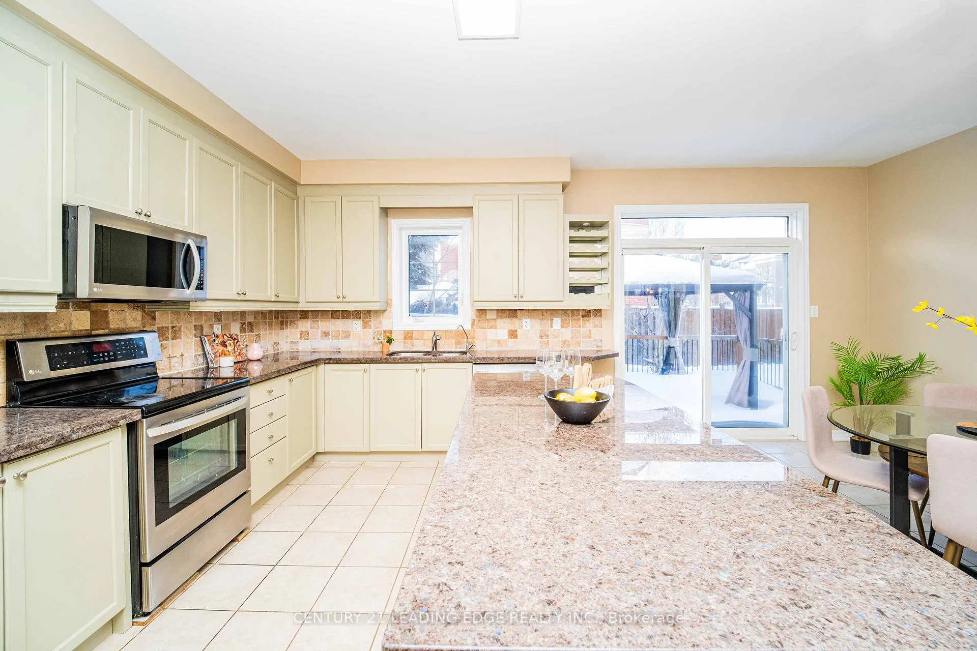 Photo 15 of 49 Stonechurch Crescent, Markham, Box Grove — HOMEH