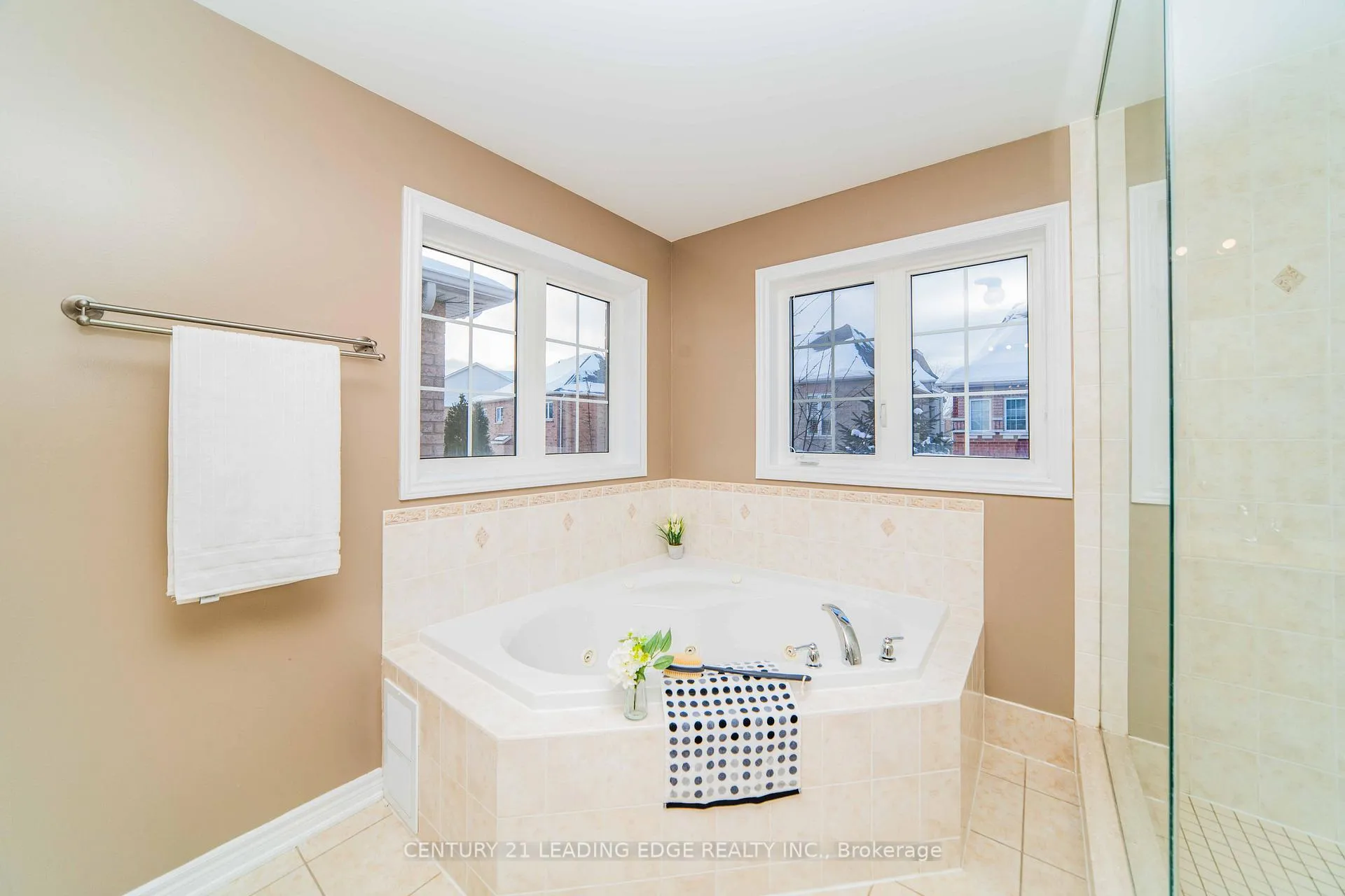 Photo 37 of 49 Stonechurch Crescent, Markham, Box Grove — HOMEH