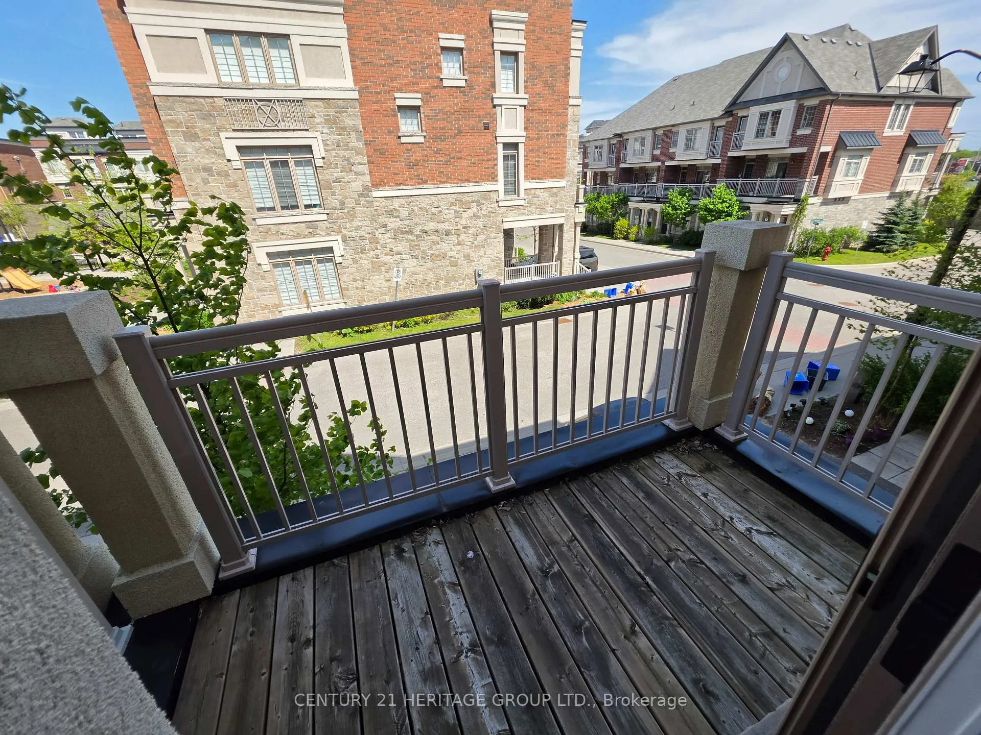 Photo 9 of 16 Coxhead Lane, Ajax, Central — HOMEH