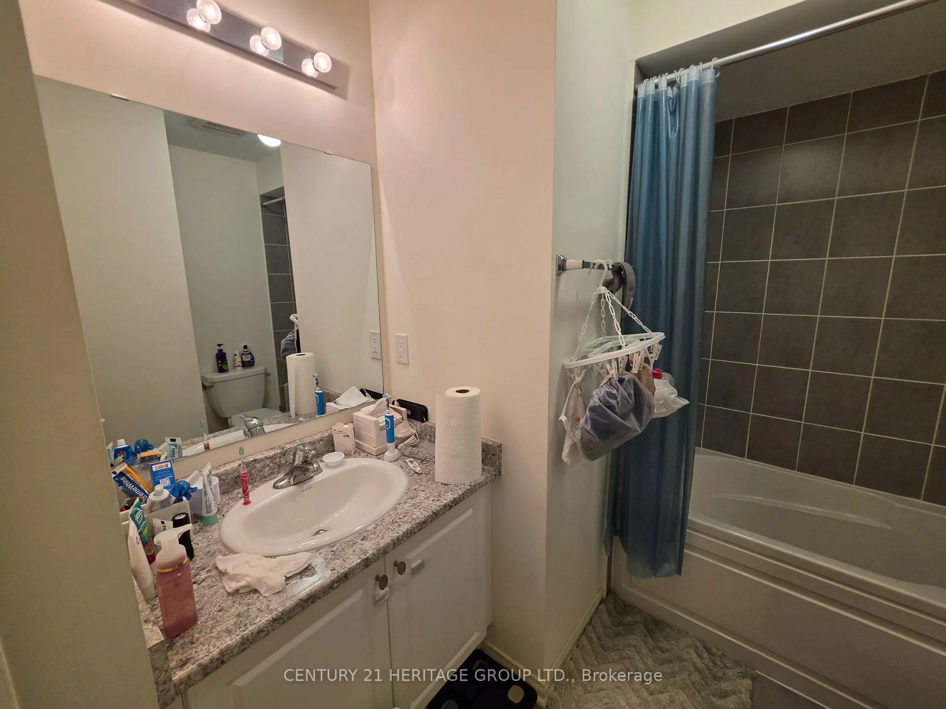 Photo 23 of 16 Coxhead Lane, Ajax, Central — HOMEH