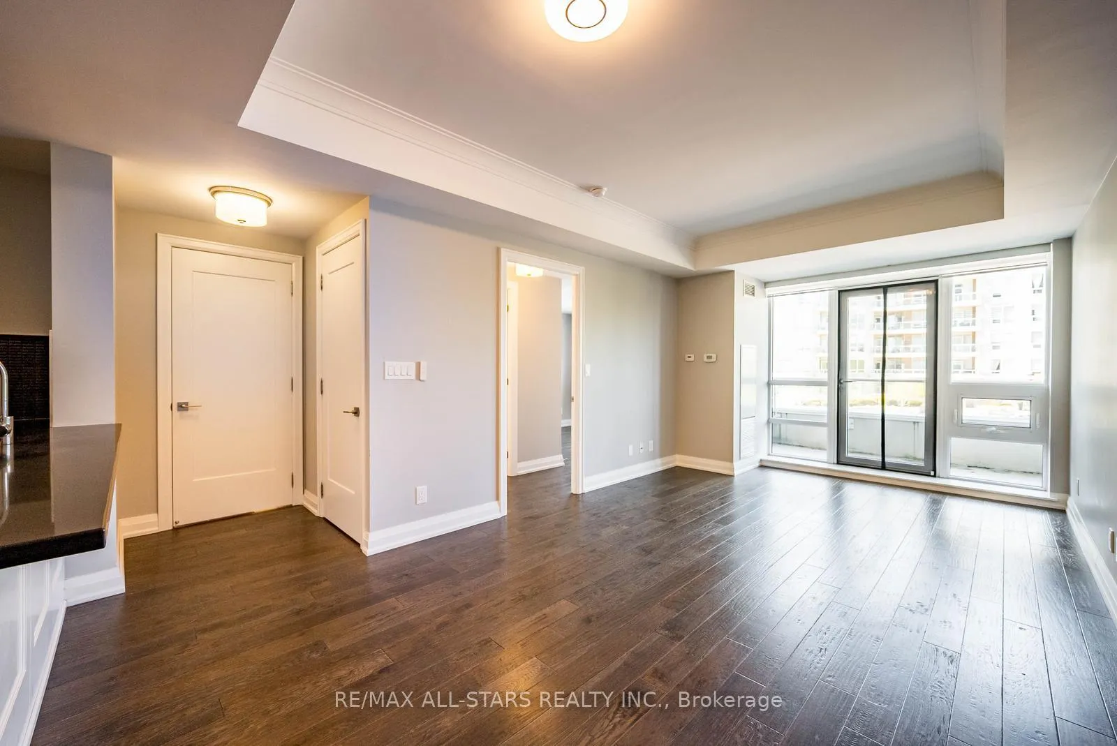 Photo 12 of Unit 305, 15 Stollery Pond Crescent, Markham, Devil's Elbow — HOMEH