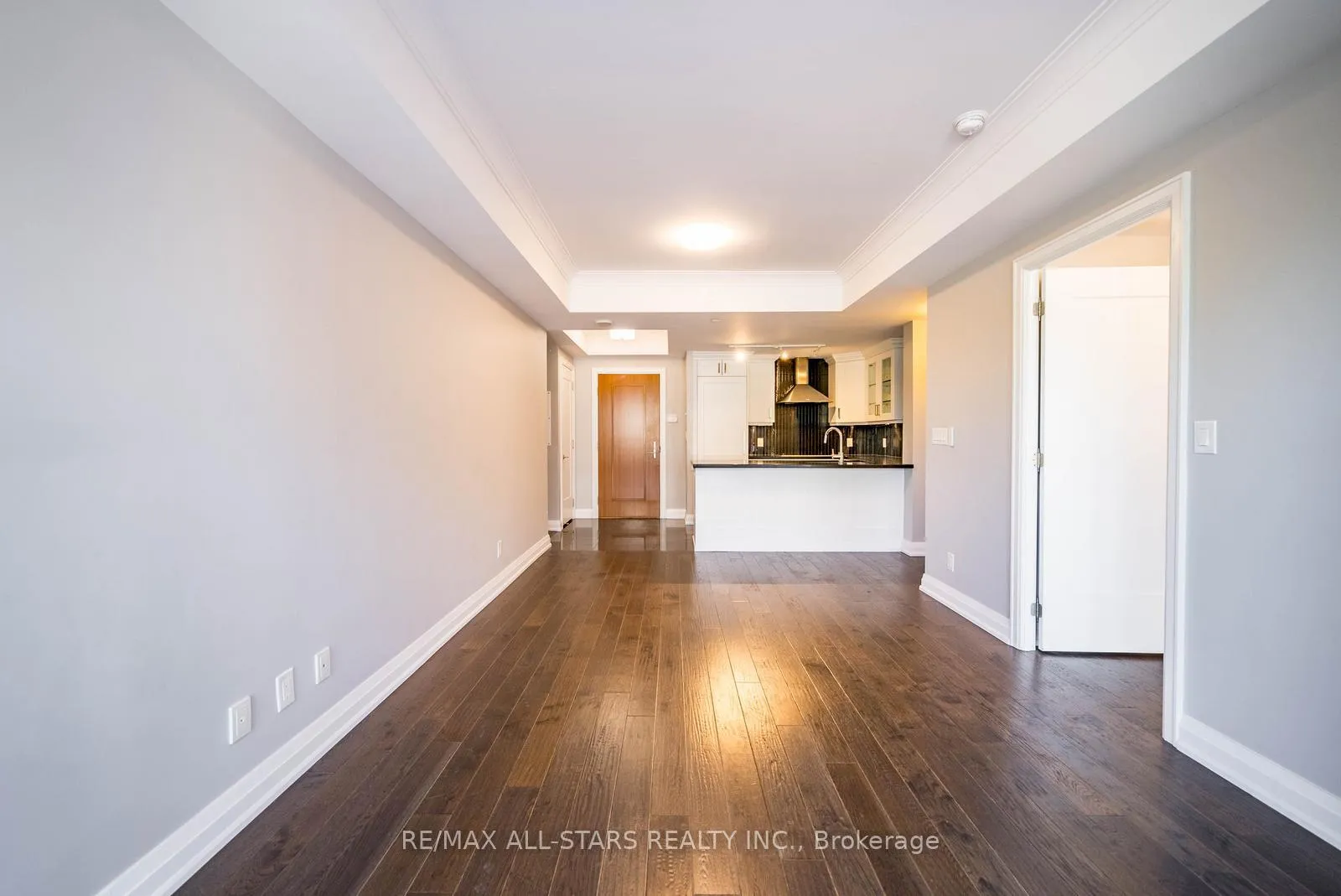 Photo 14 of Unit 305, 15 Stollery Pond Crescent, Markham, Devil's Elbow — HOMEH