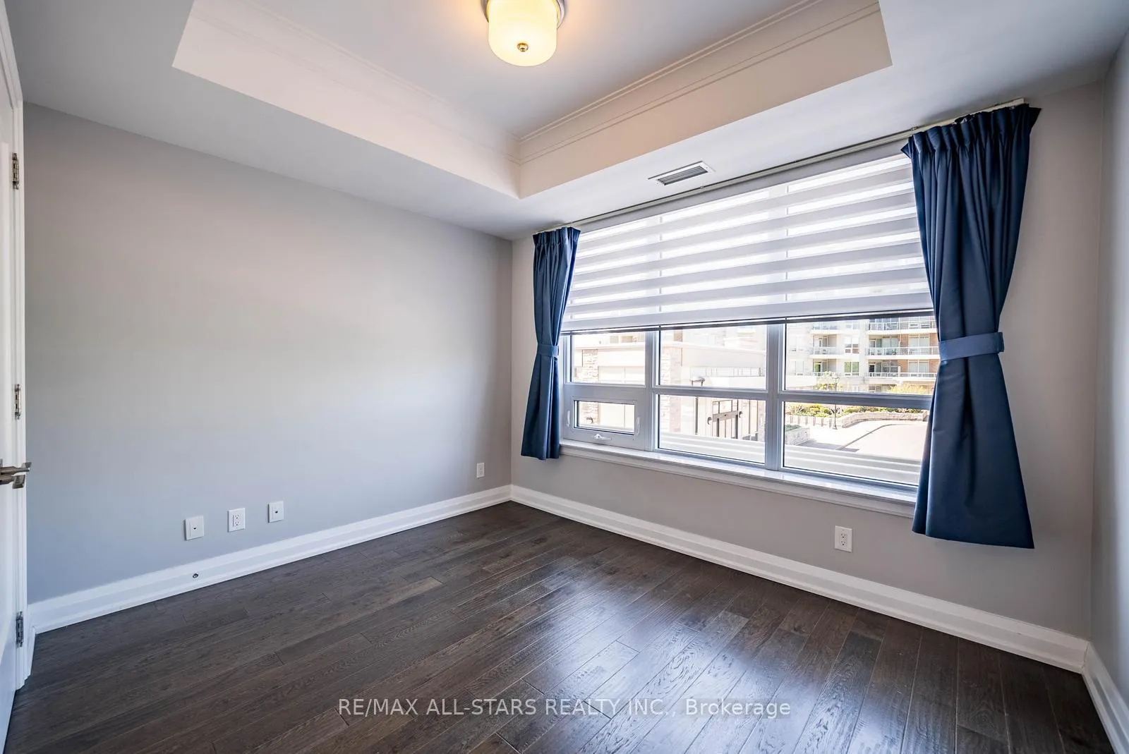 Photo 15 of Unit 305, 15 Stollery Pond Crescent, Markham, Devil's Elbow — HOMEH