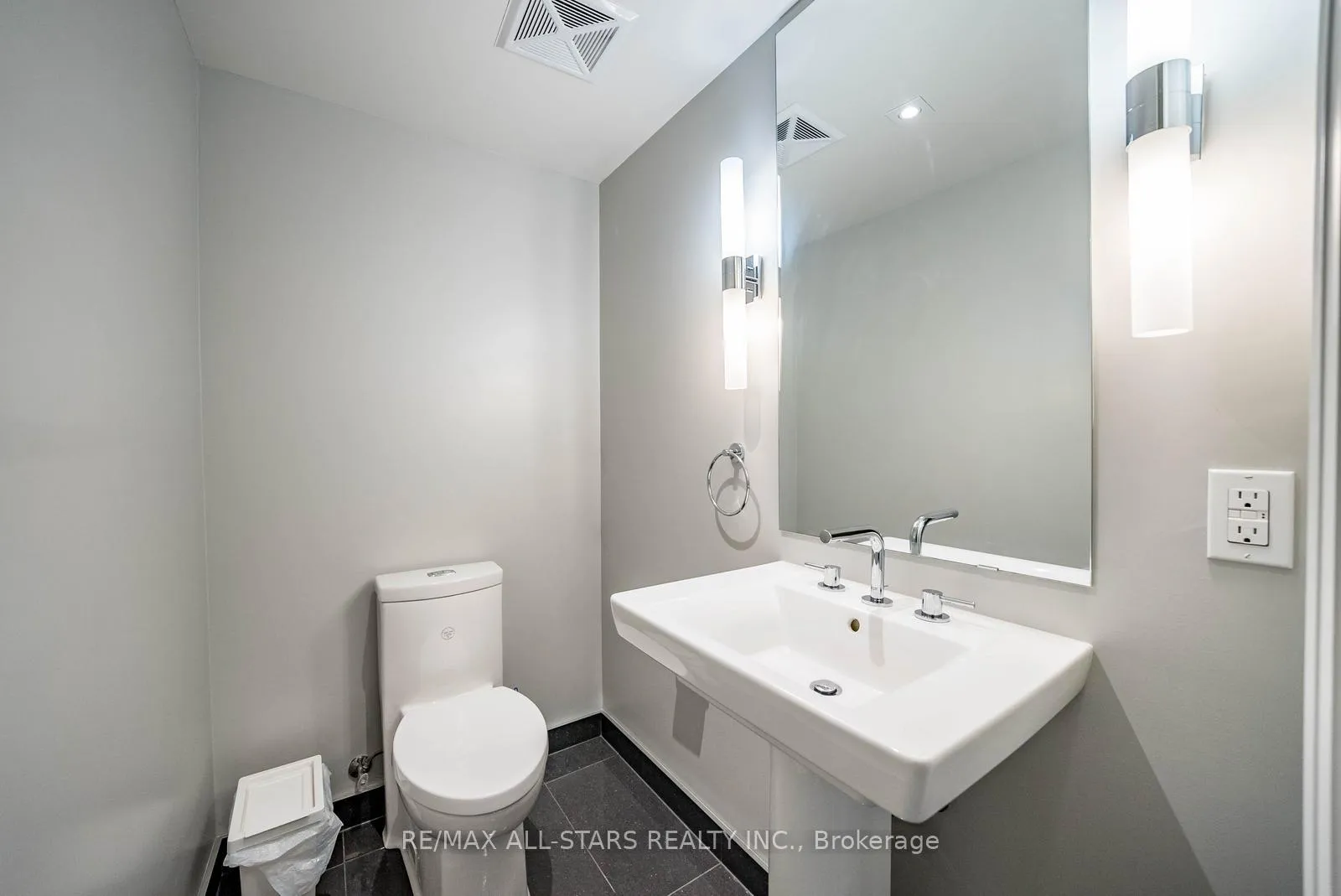 Photo 17 of Unit 305, 15 Stollery Pond Crescent, Markham, Devil's Elbow — HOMEH
