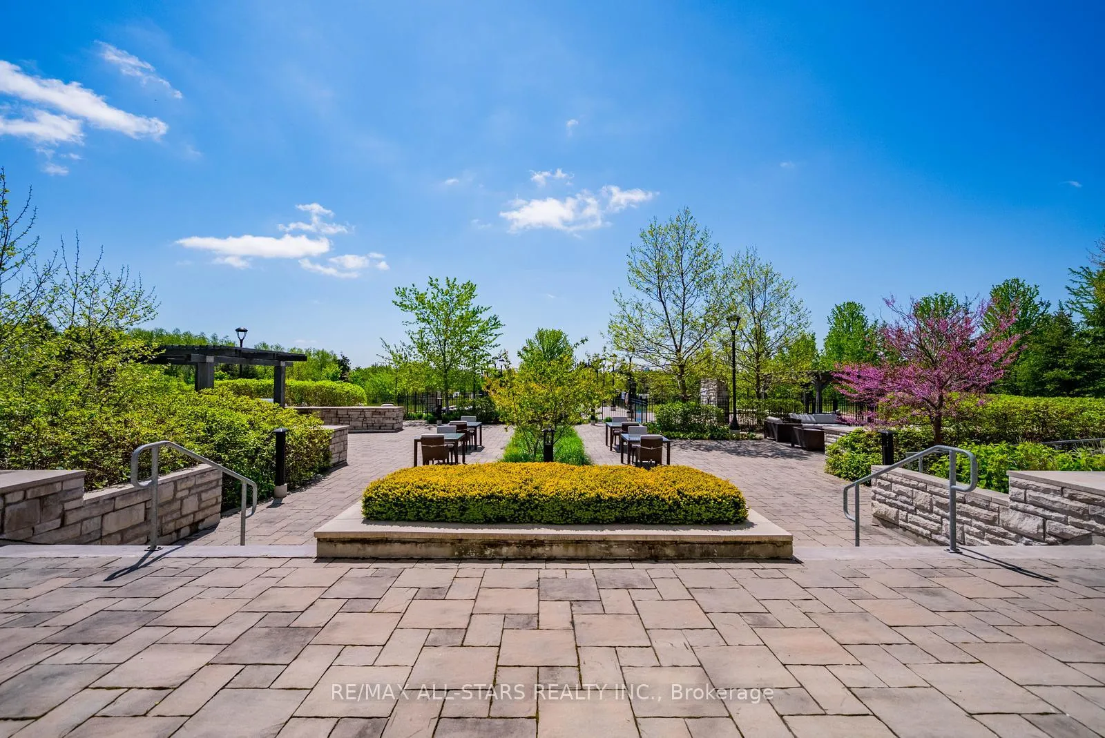 Photo 22 of Unit 305, 15 Stollery Pond Crescent, Markham, Devil's Elbow — HOMEH