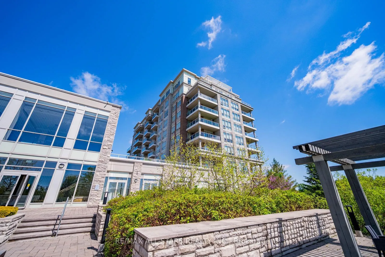 Photo 24 of Unit 305, 15 Stollery Pond Crescent, Markham, Devil's Elbow — HOMEH