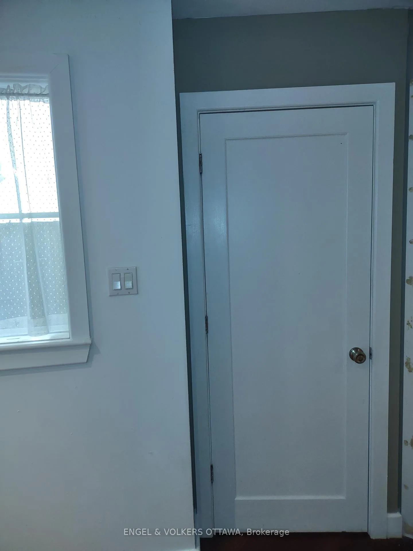 Photo 4 of Unit B, 281 Kirchoffer, Ottawa, Westboro West — HOMEH