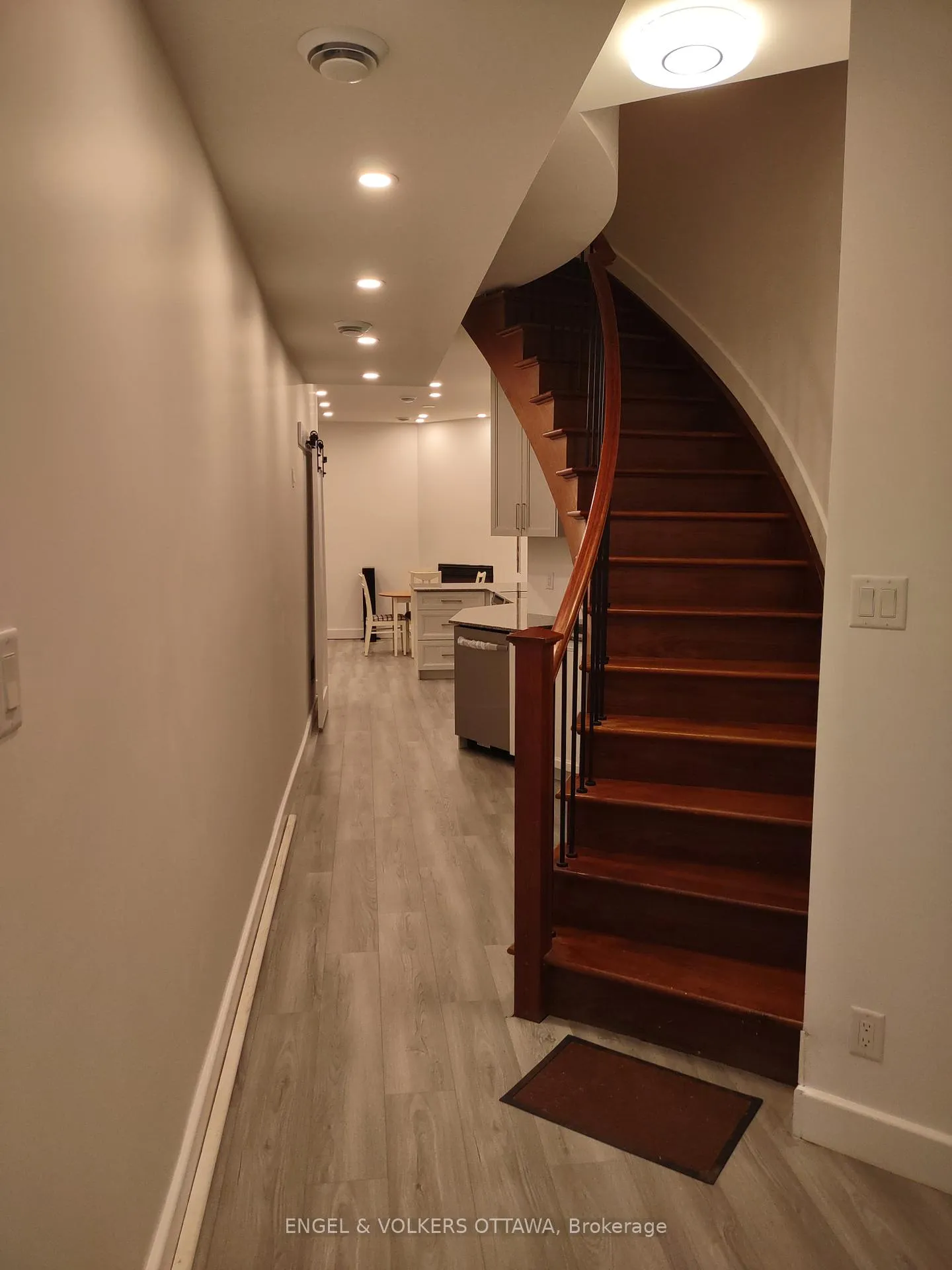Photo 12 of Unit B, 281 Kirchoffer, Ottawa, Westboro West — HOMEH