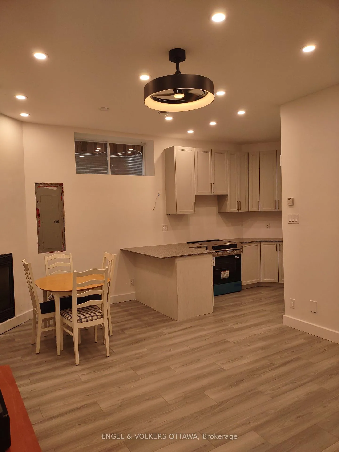 Photo 13 of Unit B, 281 Kirchoffer, Ottawa, Westboro West — HOMEH
