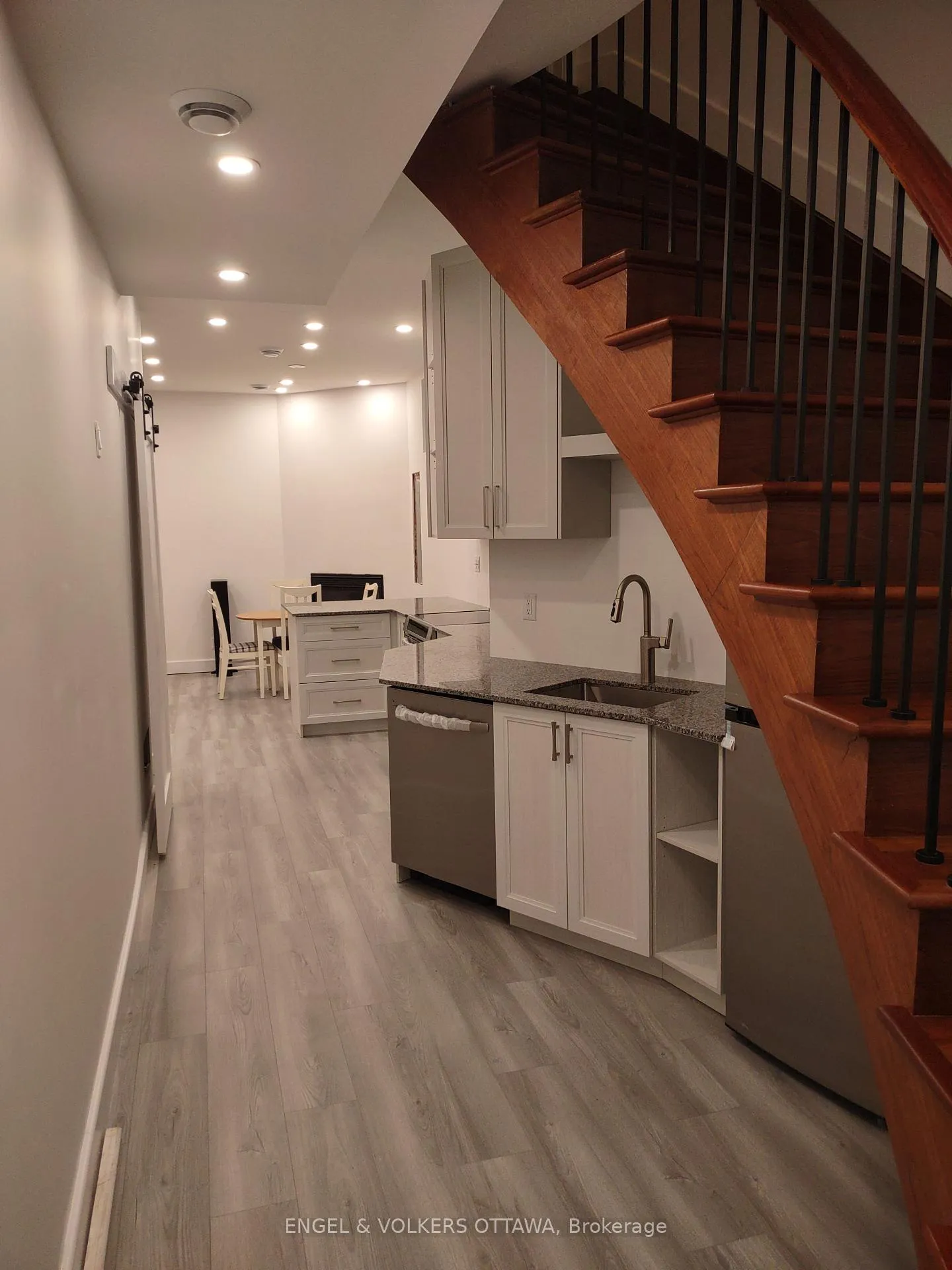 Photo 11 of Unit B, 281 Kirchoffer, Ottawa, Westboro West — HOMEH