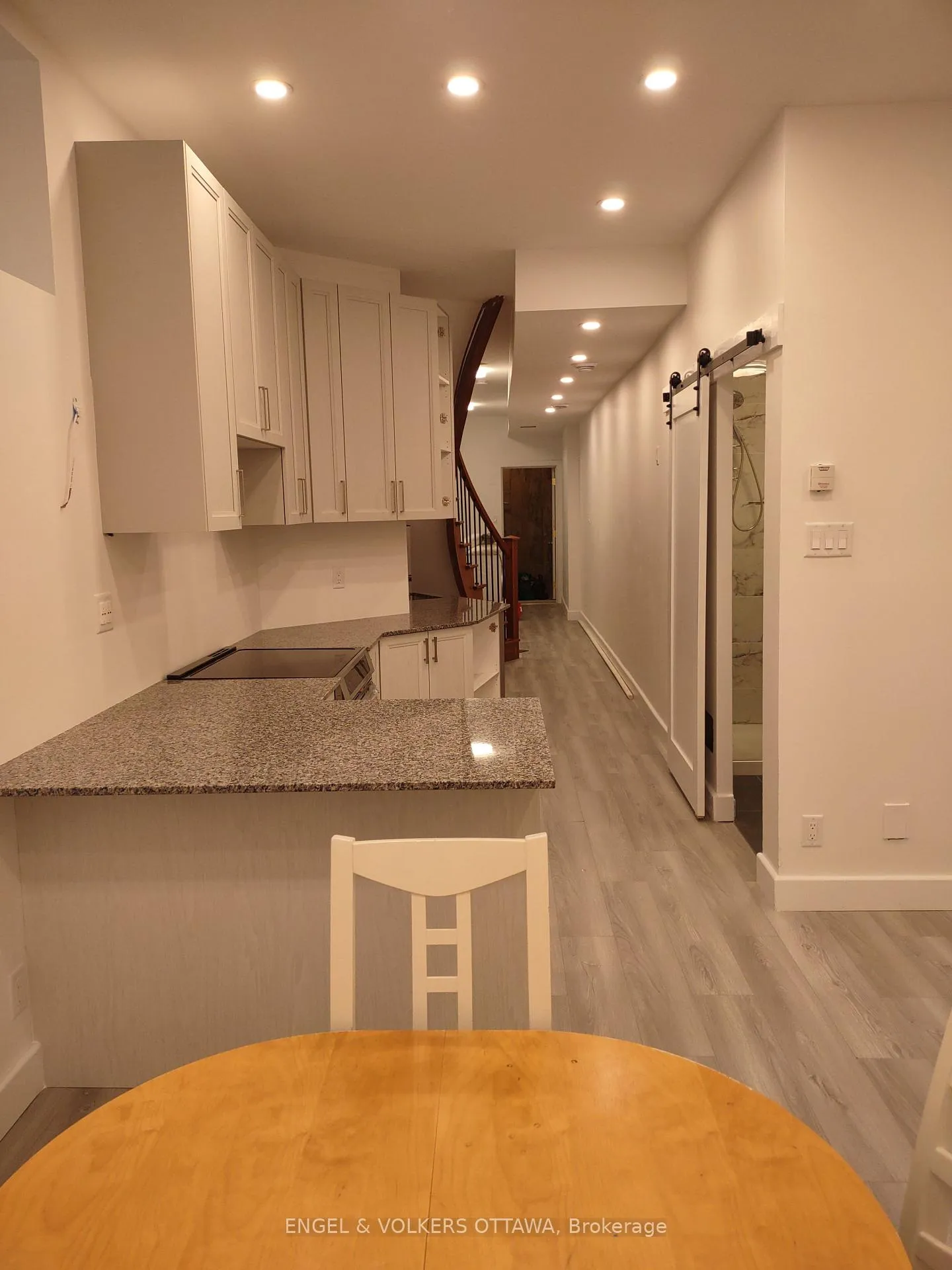 Photo 15 of Unit B, 281 Kirchoffer, Ottawa, Westboro West — HOMEH