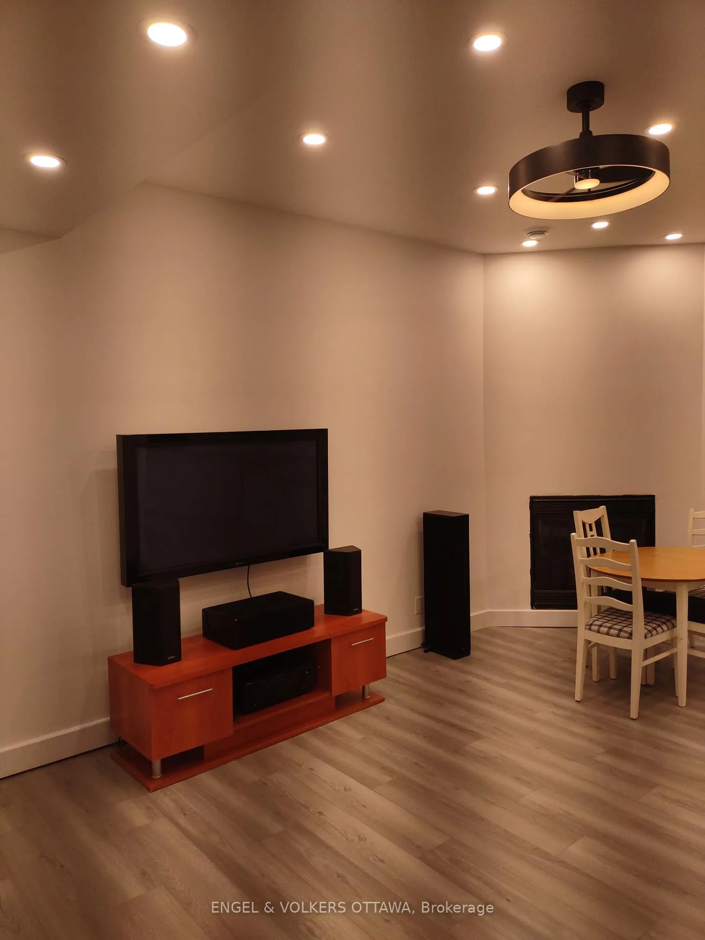 Photo 19 of Unit B, 281 Kirchoffer, Ottawa, Westboro West — HOMEH
