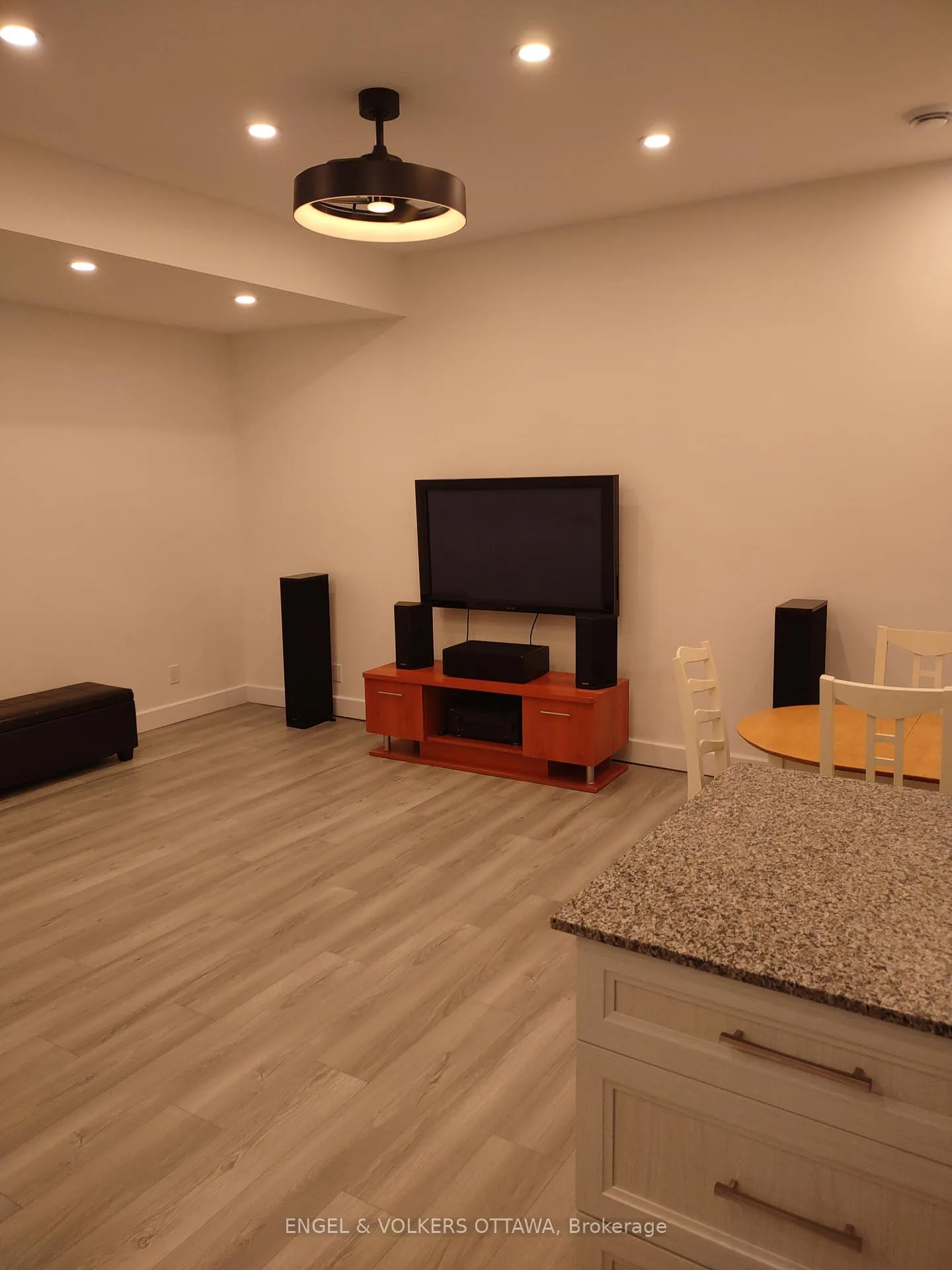 Photo 26 of Unit B, 281 Kirchoffer, Ottawa, Westboro West — HOMEH