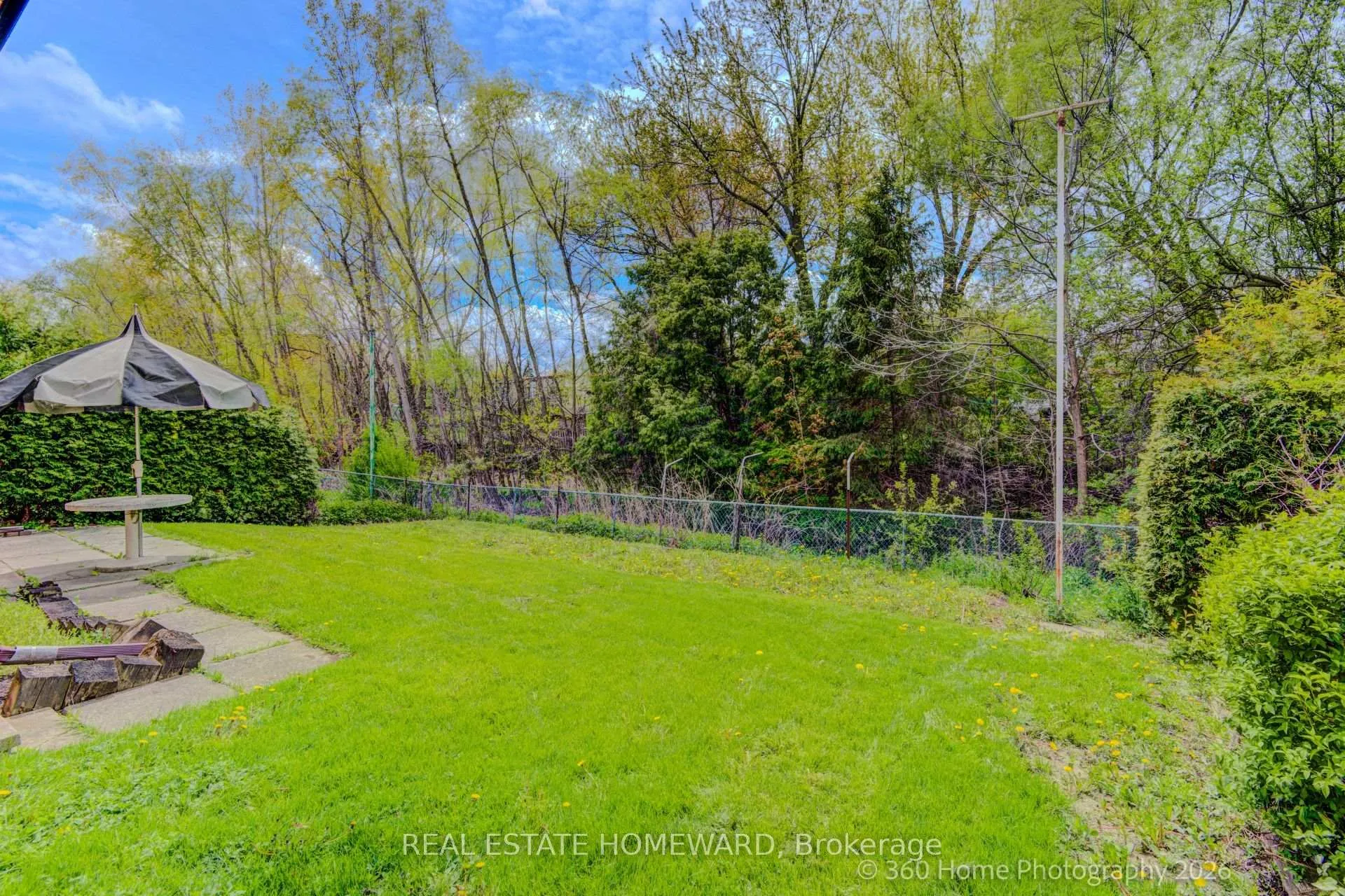 Photo 5 of 42 Annabelle Drive, Etobicoke, Mount Olive-Silverstone-Jamestown — HOMEH