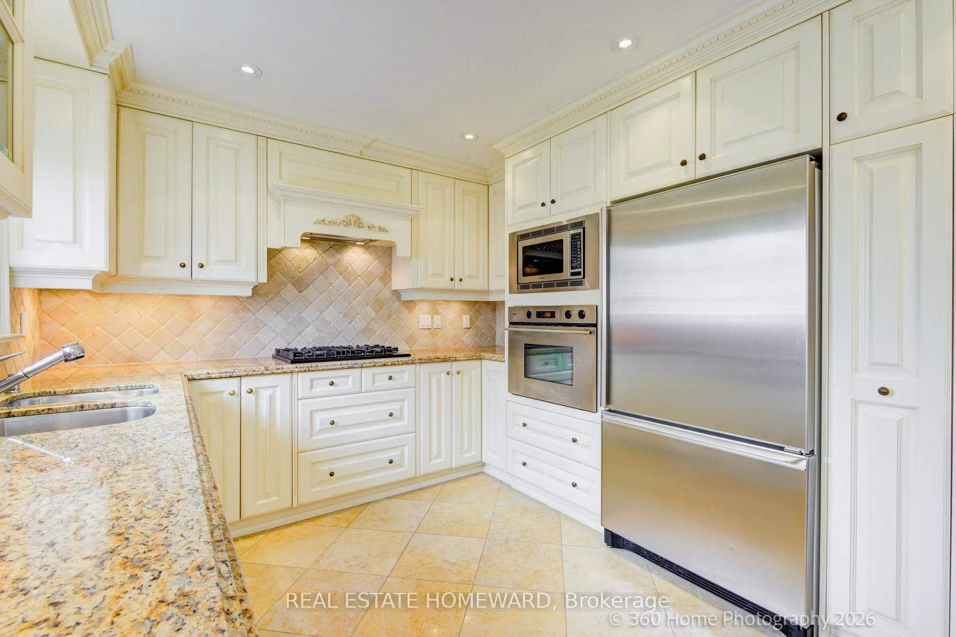 Photo 13 of 42 Annabelle Drive, Etobicoke, Mount Olive-Silverstone-Jamestown — HOMEH