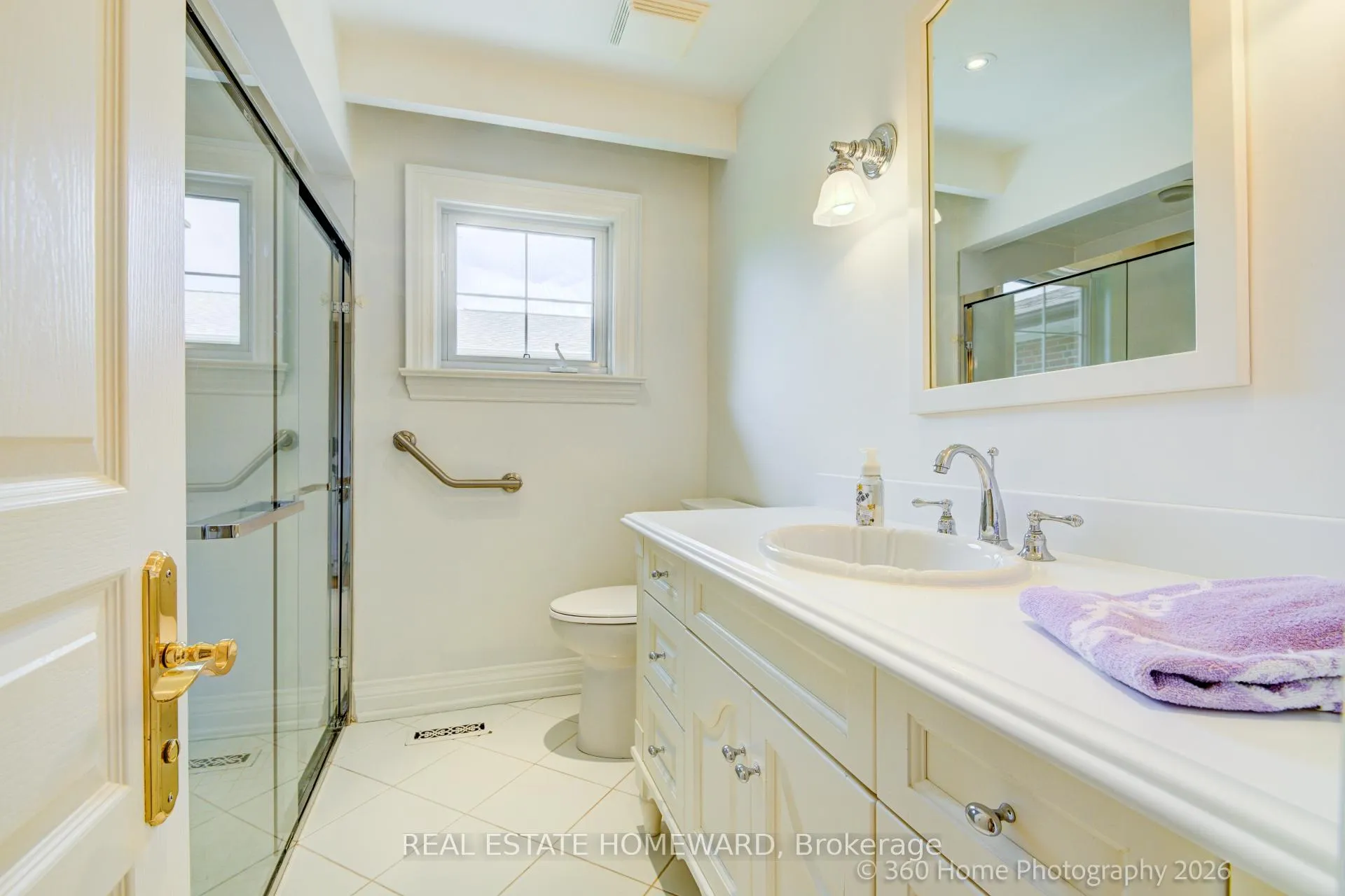 Photo 15 of 42 Annabelle Drive, Etobicoke, Mount Olive-Silverstone-Jamestown — HOMEH