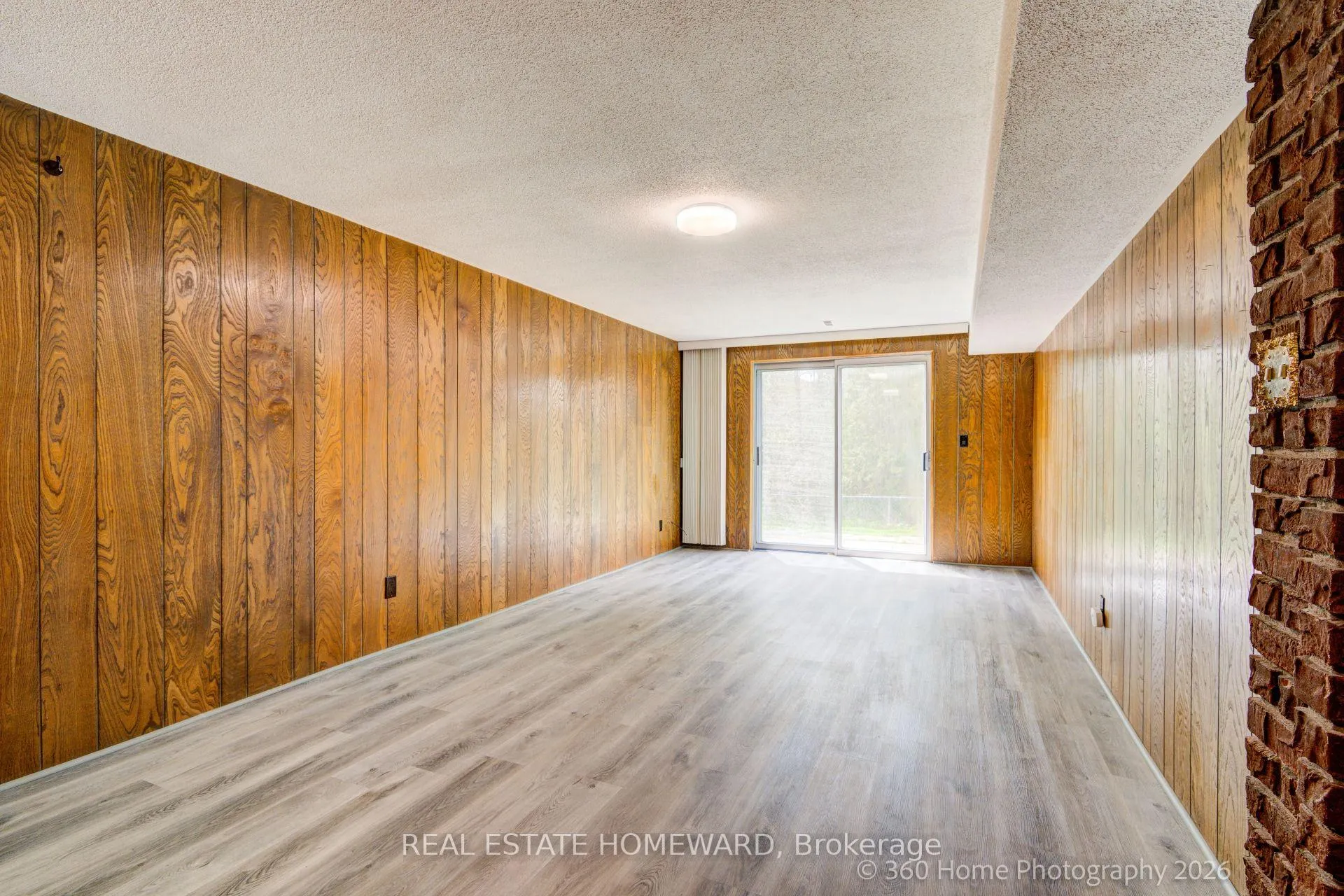 Photo 20 of 42 Annabelle Drive, Etobicoke, Mount Olive-Silverstone-Jamestown — HOMEH