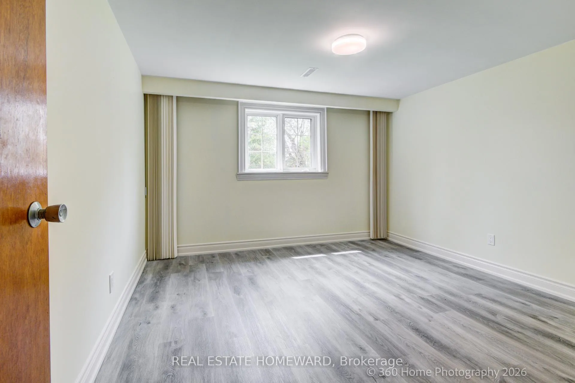 Photo 22 of 42 Annabelle Drive, Etobicoke, Mount Olive-Silverstone-Jamestown — HOMEH