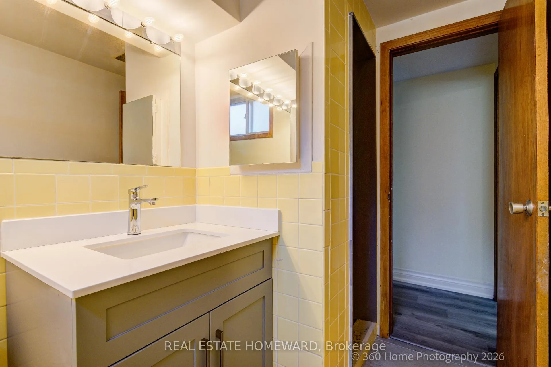 Photo 24 of 42 Annabelle Drive, Etobicoke, Mount Olive-Silverstone-Jamestown — HOMEH
